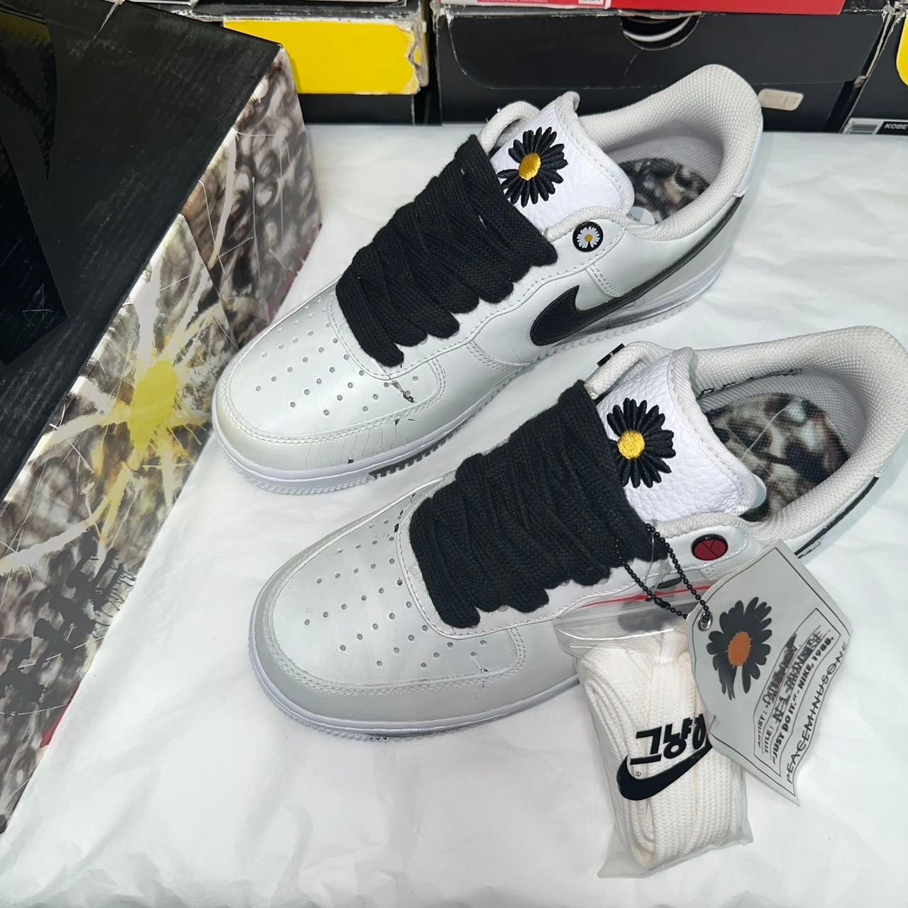 PEACEMINUSONE × Nike Air Force 1 Low "Para-noise/White/Black" / G-DRAGON