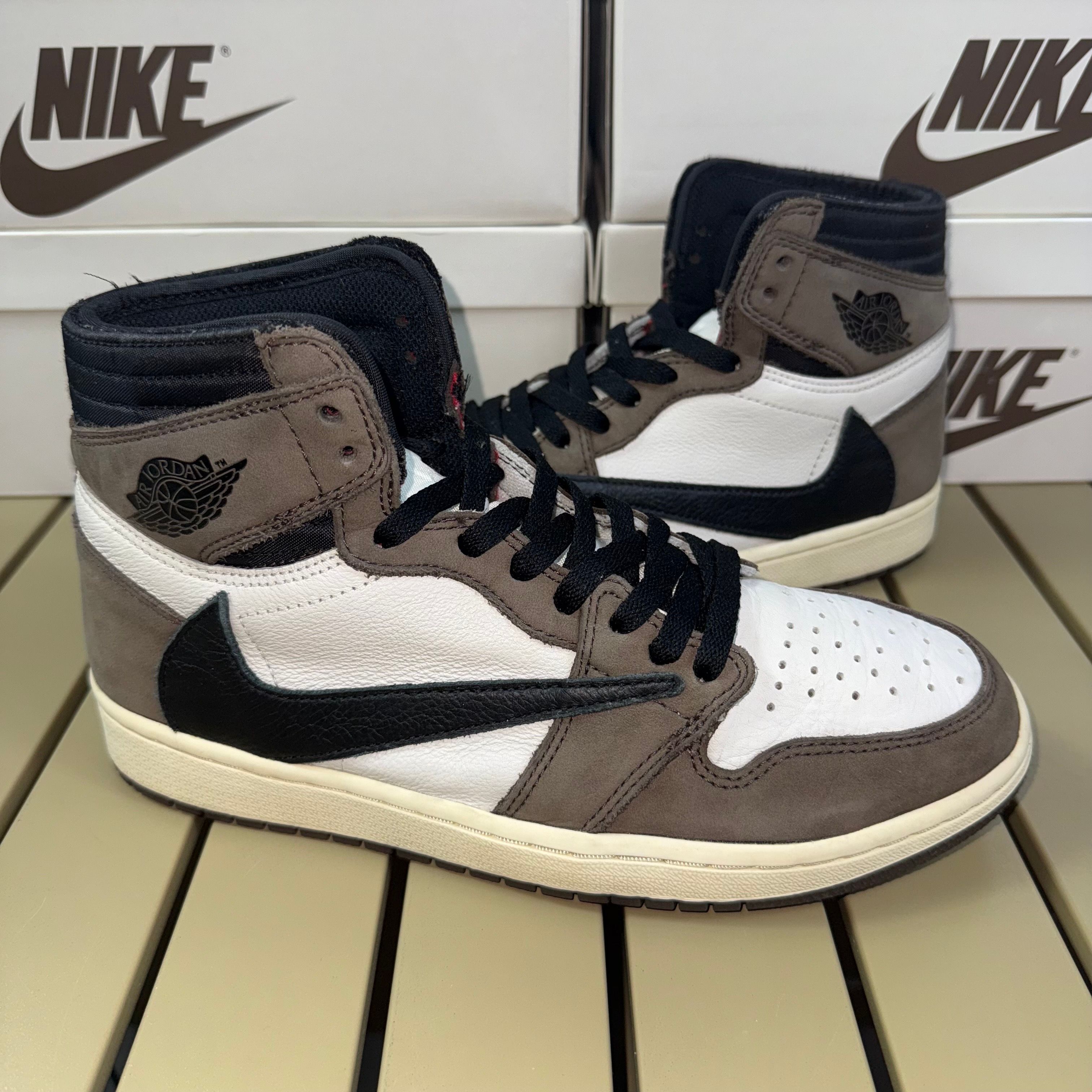 Travis Scott × Nike Air Jordan 1 Retro High OG TS SP "Sail/Dark Mocha"