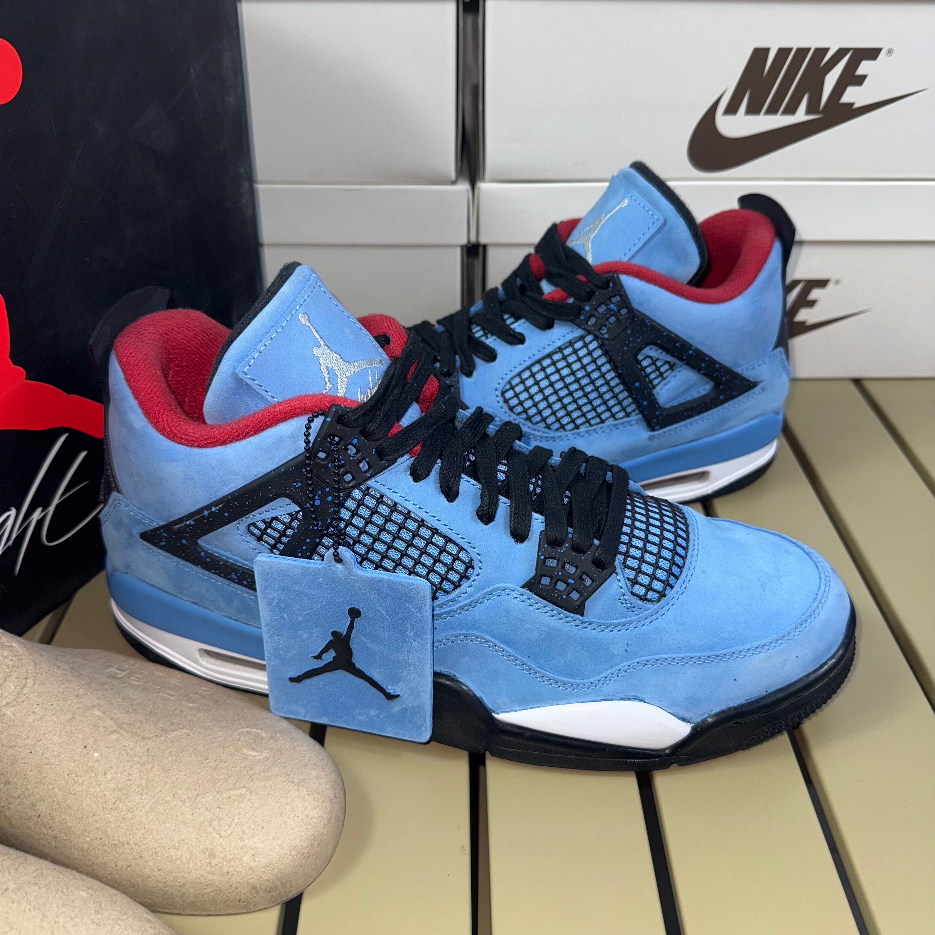 Travis Scott × Nike Air Jordan 4 Retro Cactus Jack "University Blue"