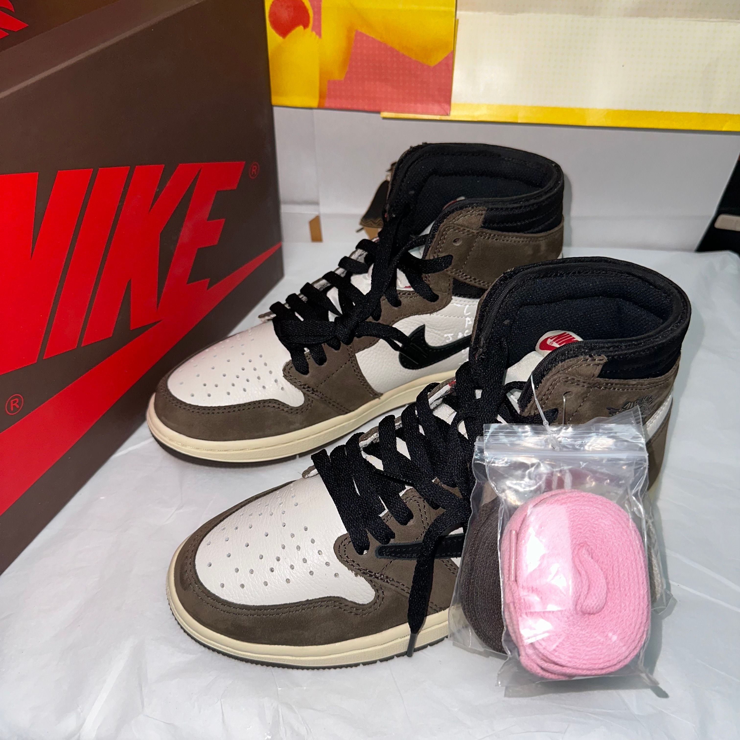 Travis Scott × Nike Air Jordan 1 Retro High OG TS SP "Sail/Dark Mocha"