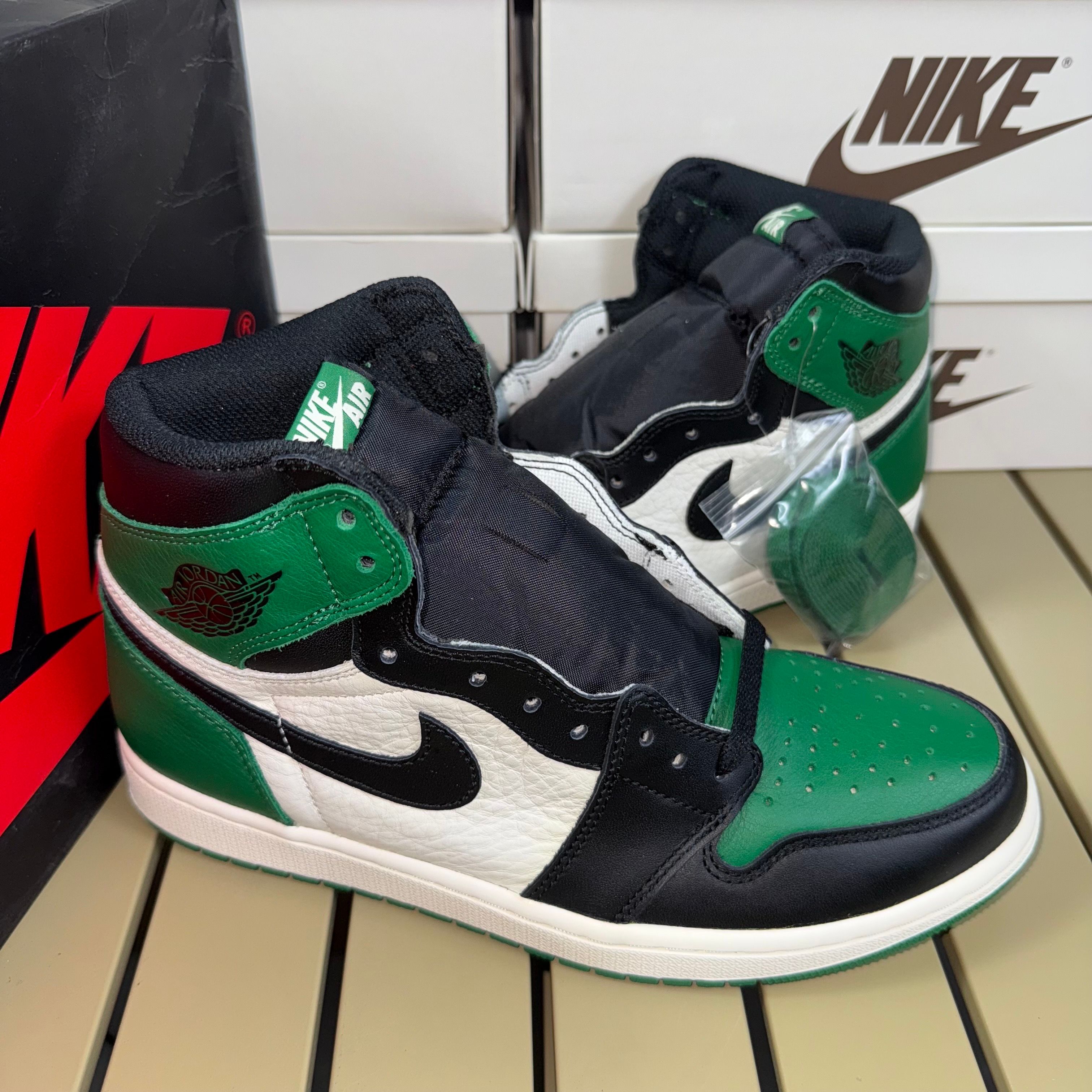 Nike Air Jordan 1 Retro High OG "Pine Green"(2018)