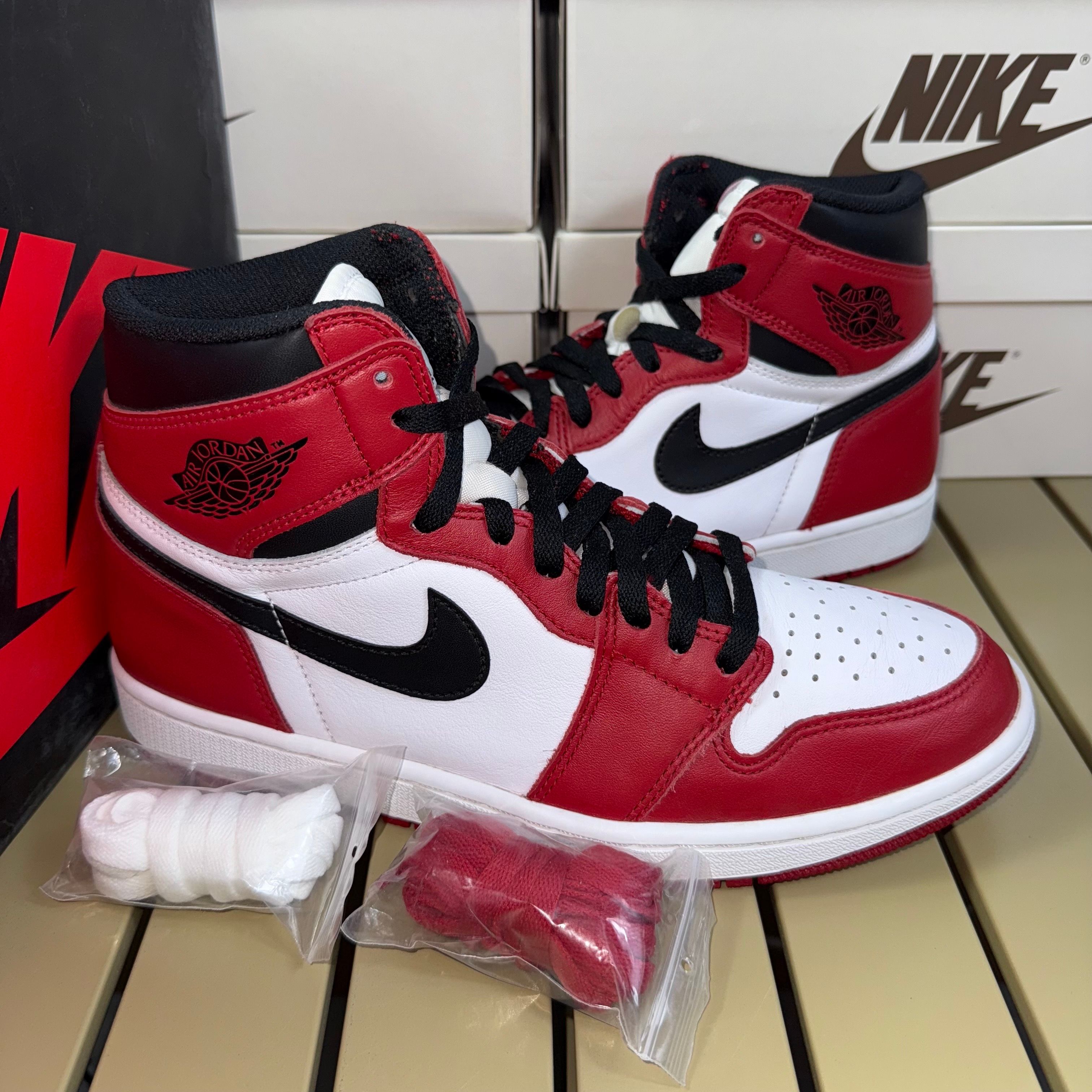 Nike Air Jordan 1 Retro High "Chicago" (2015)