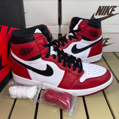 Nike Air Jordan 1 Retro High "Chicago" (2015)