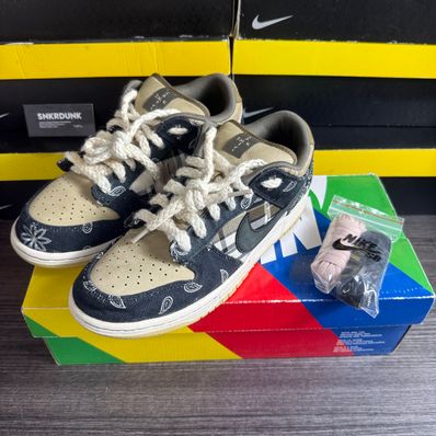 Travis Scott × Nike SB Dunk Low "Black/Parachute Beige"