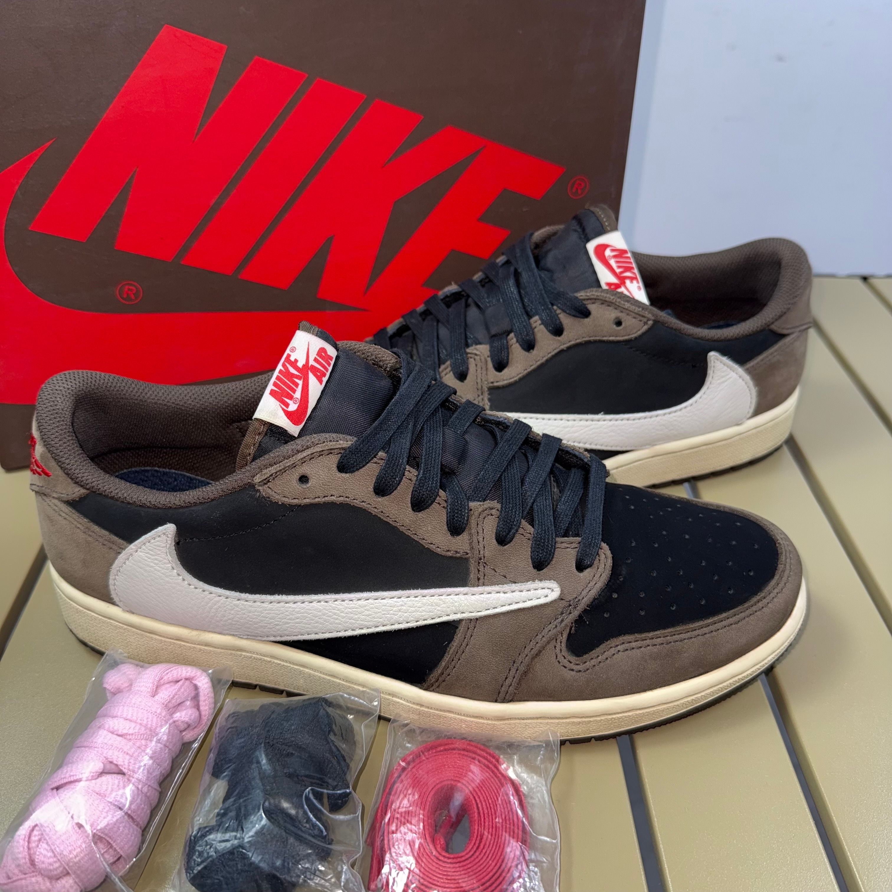 Travis Scott × Nike Air Jordan 1 Low OG SP-T "Black/Dark Mocha"