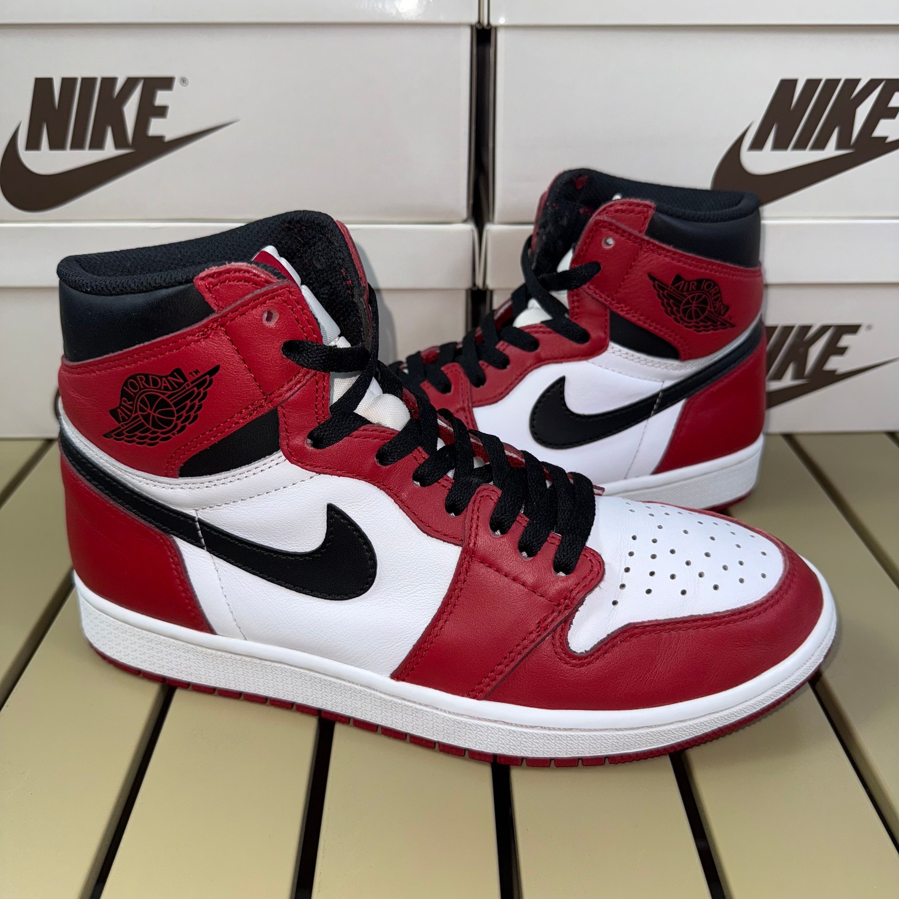 Nike Air Jordan 1 Retro High "Chicago" (2015)