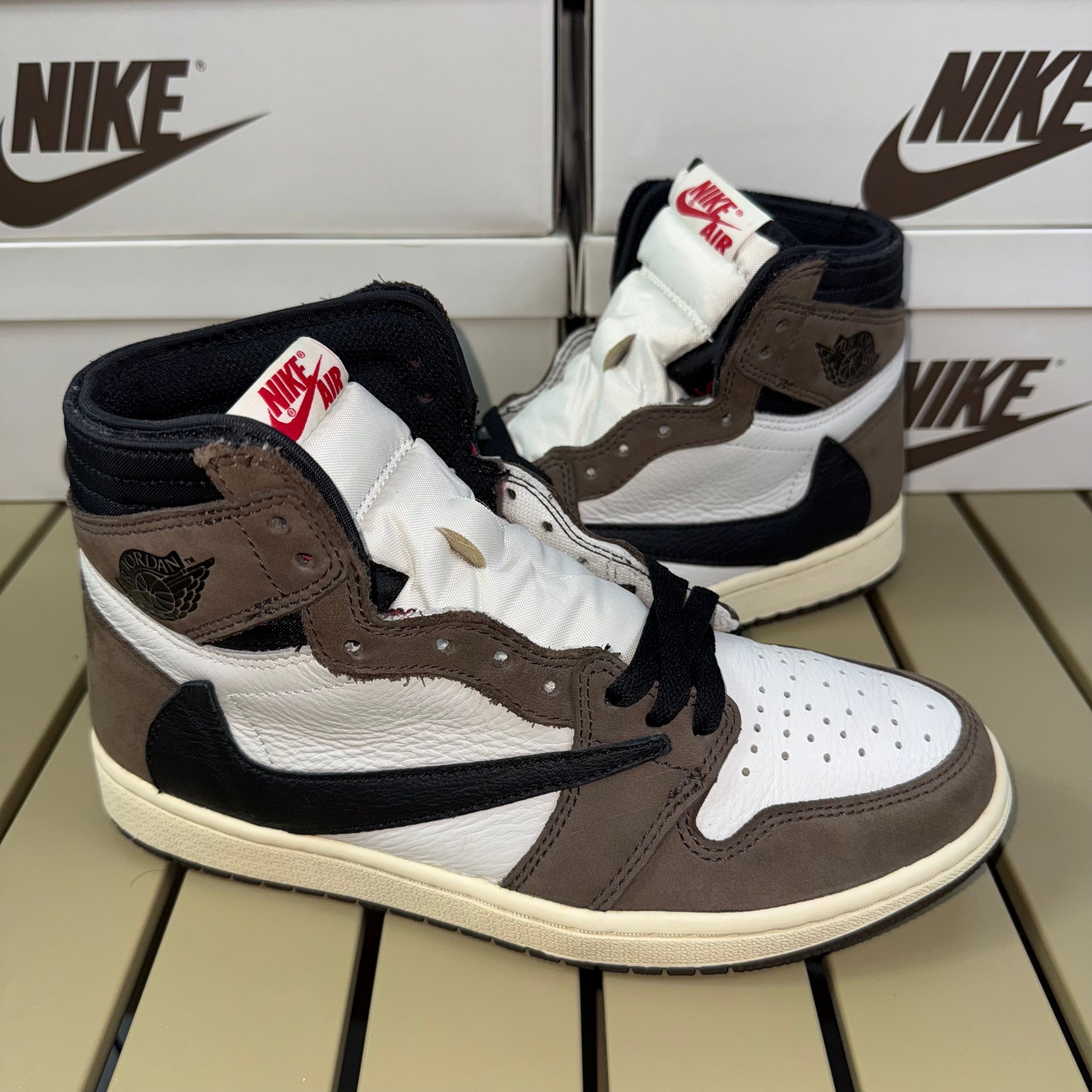 Travis Scott × Nike Air Jordan 1 Retro High OG TS SP "Sail/Dark Mocha"