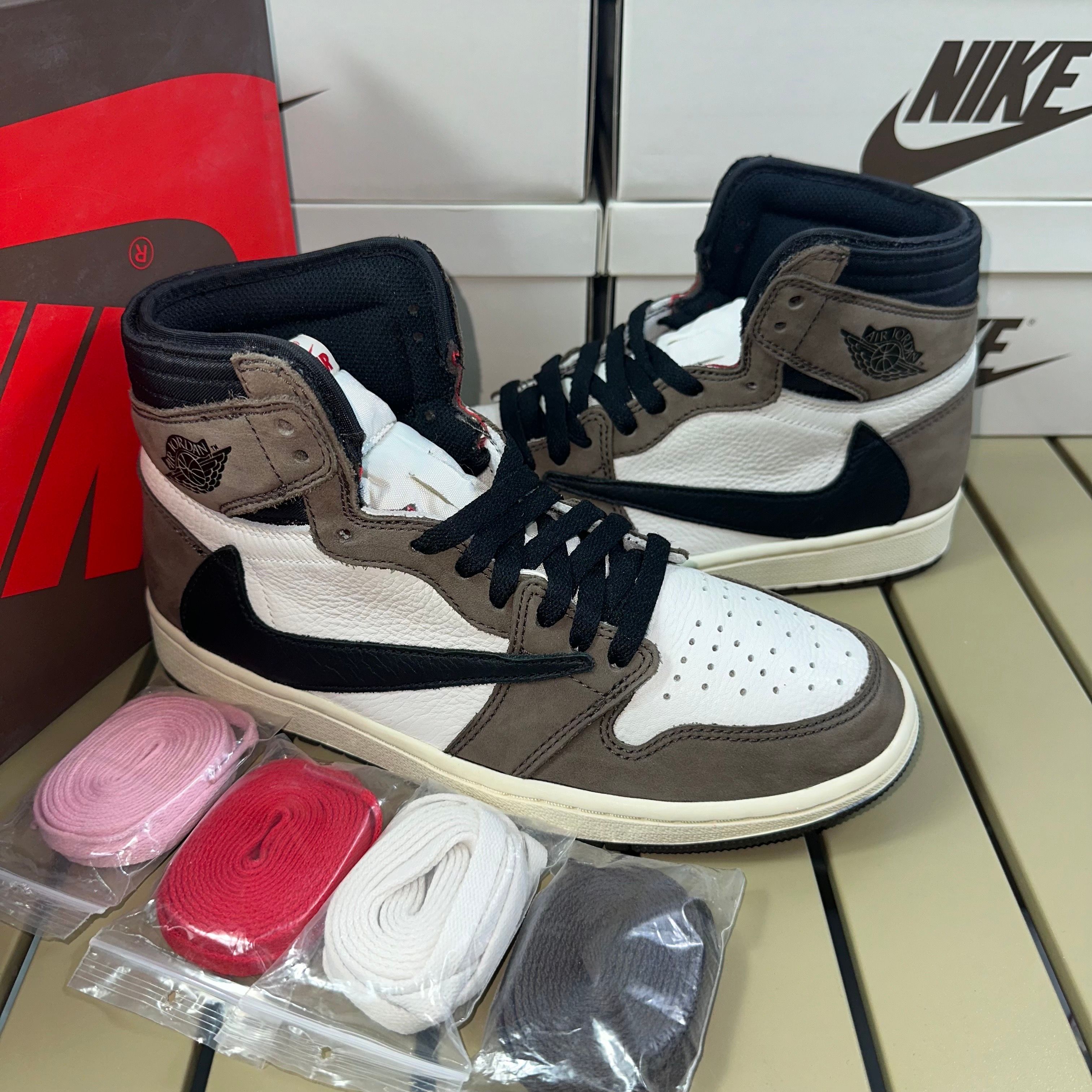 Travis Scott × Nike Air Jordan 1 Retro High OG TS SP "Sail/Dark Mocha"