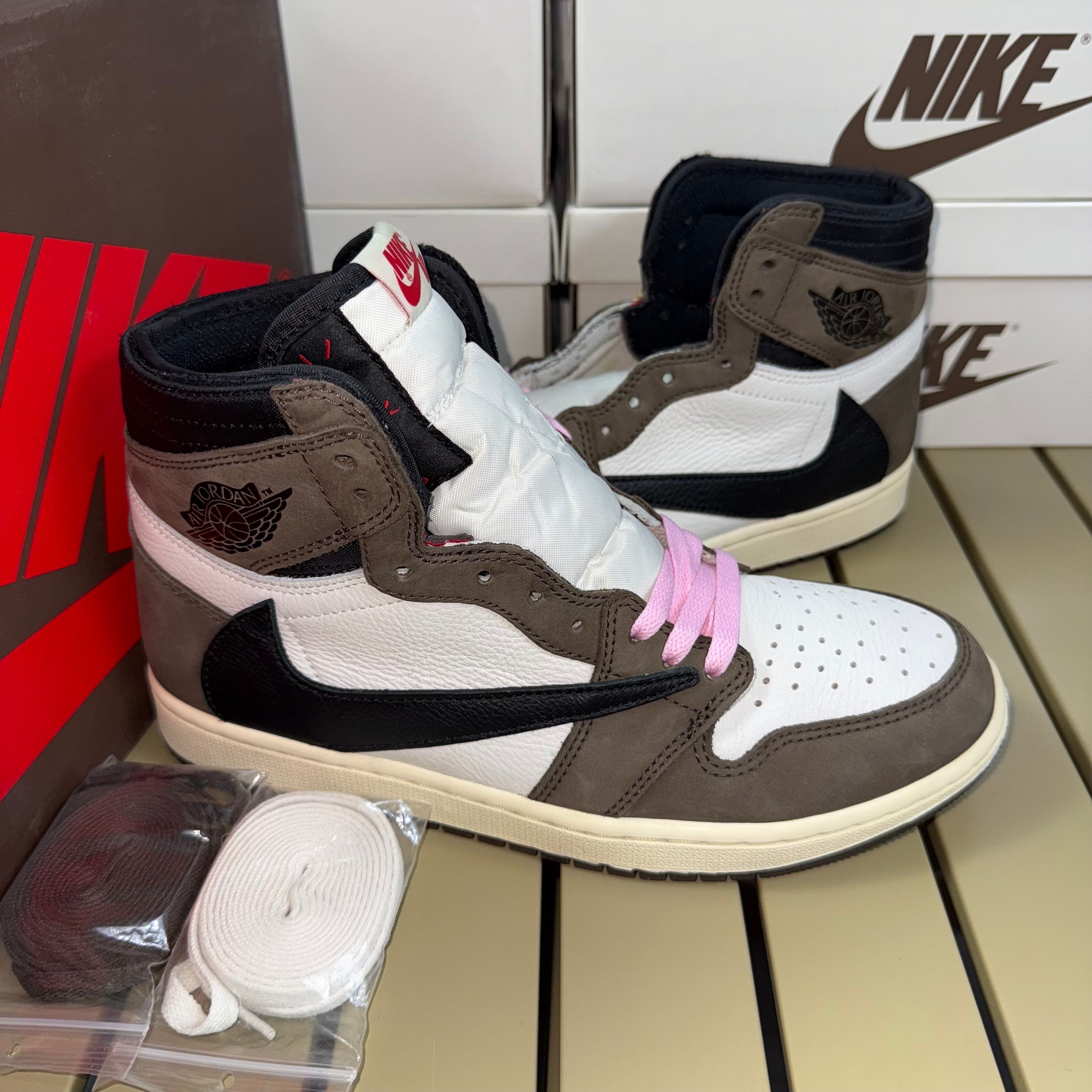 Travis Scott × Nike Air Jordan 1 Retro High OG TS SP "Sail/Dark Mocha"