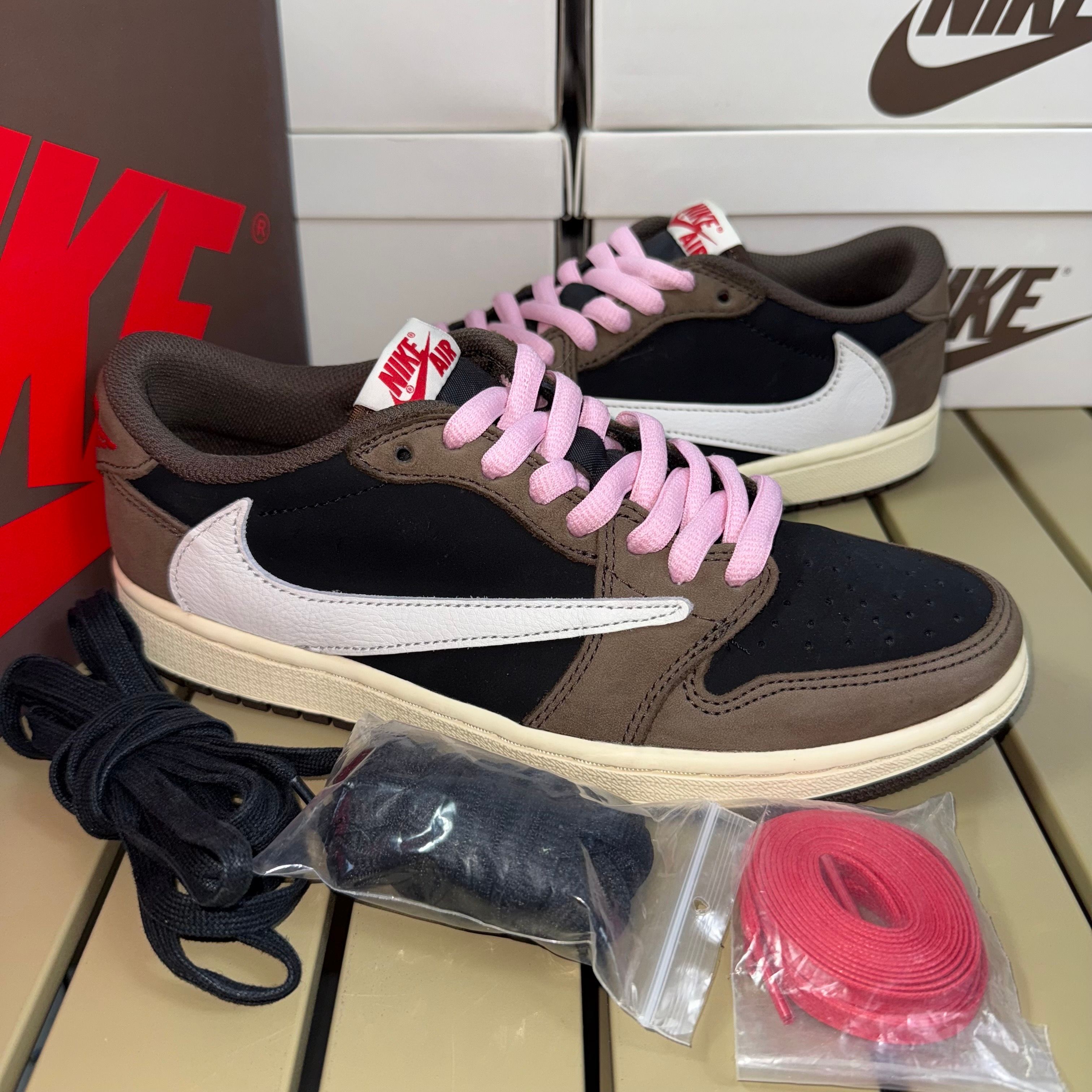 Travis Scott × Nike Air Jordan 1 Low OG SP-T  "Black/Dark Mocha"