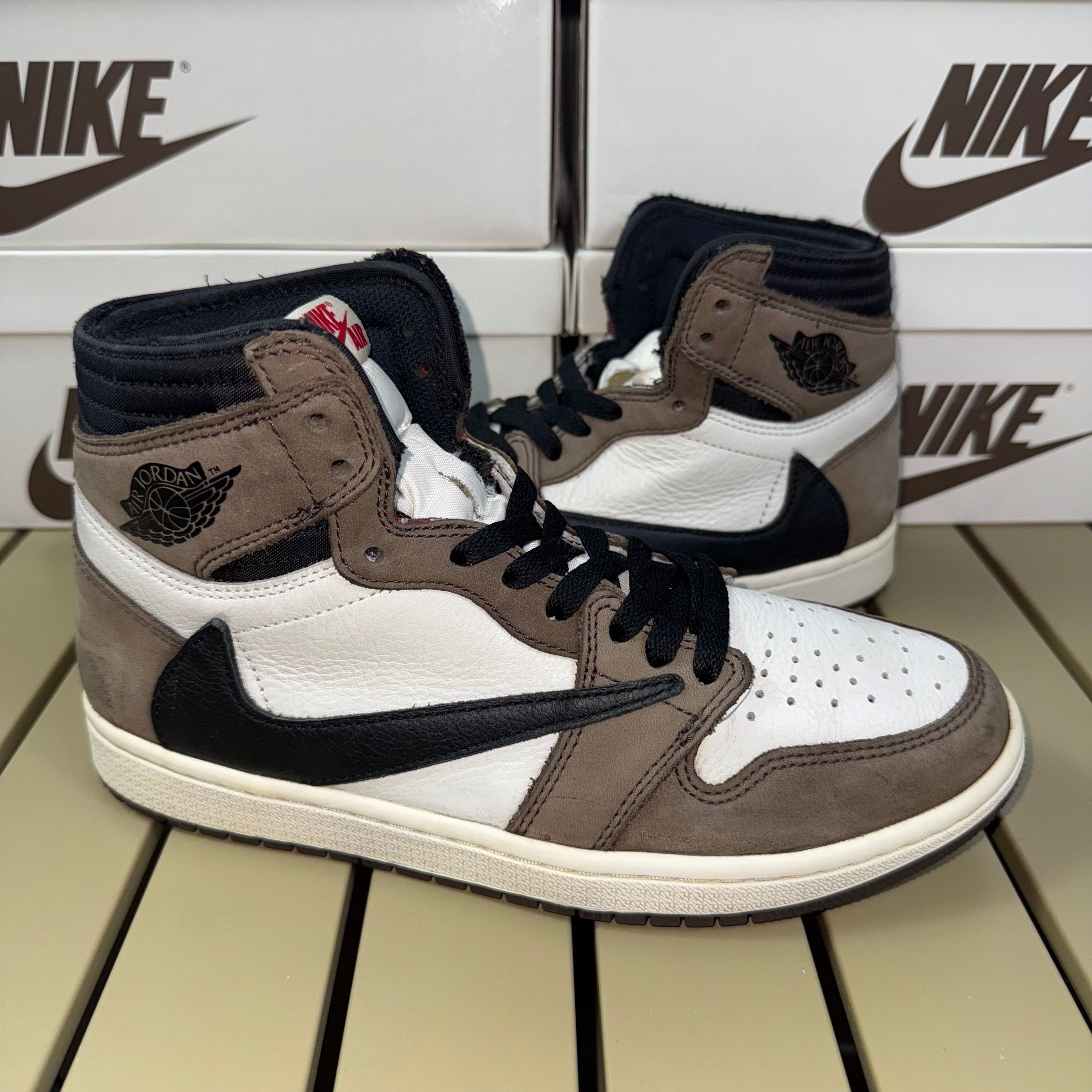 Travis Scott × Nike Air Jordan 1 Retro High OG TS SP "Sail/Dark Mocha"