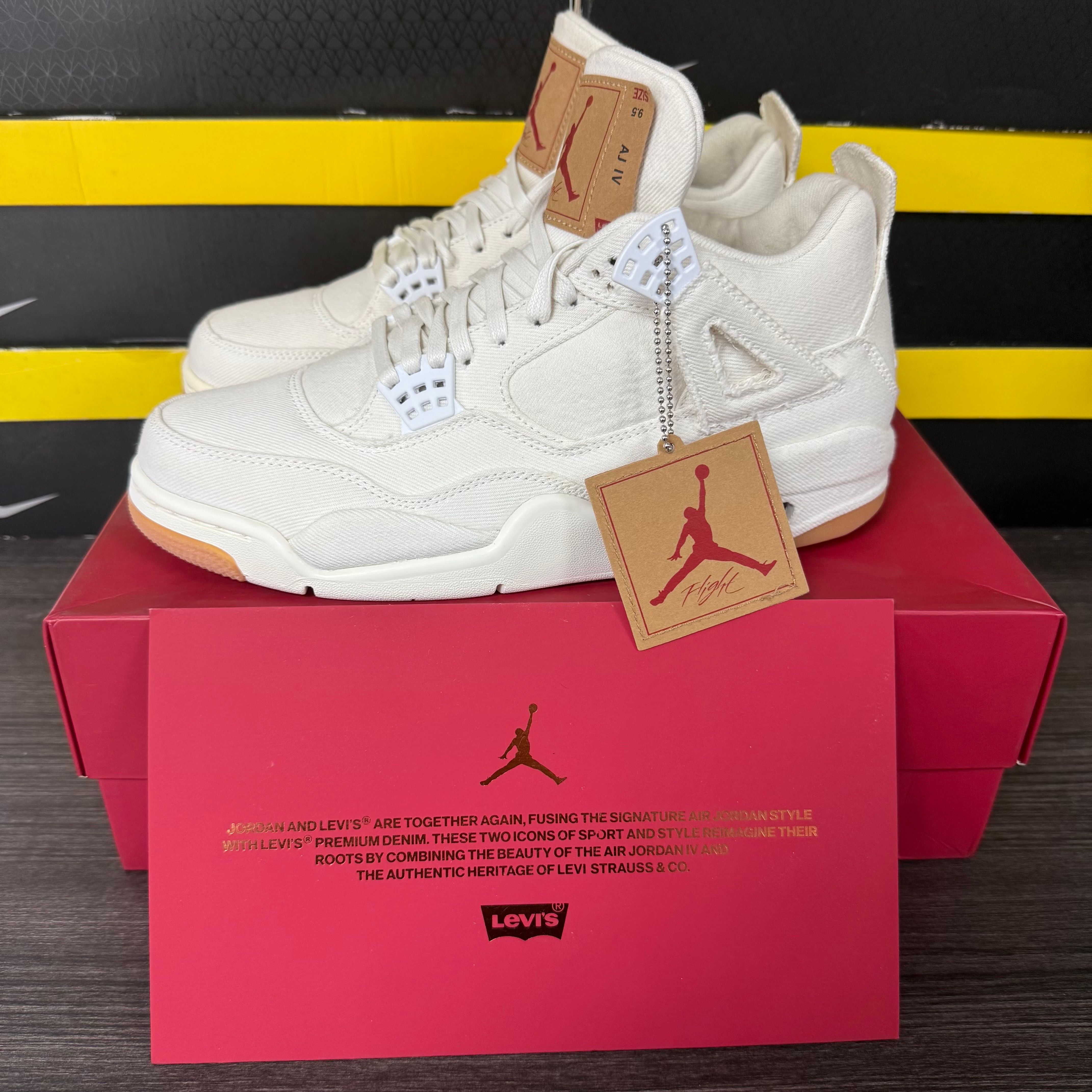 NIKE × LEVI’S AIR JORDAN 4 "WHITE DENIM"(タグ:LEVIS®)