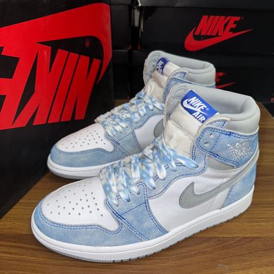 Nike Air Jordan 1 High OG "Hyper Royal"