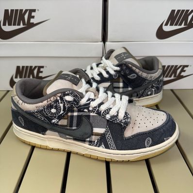 Travis Scott × Nike SB Dunk Low "Black/Parachute Beige"
