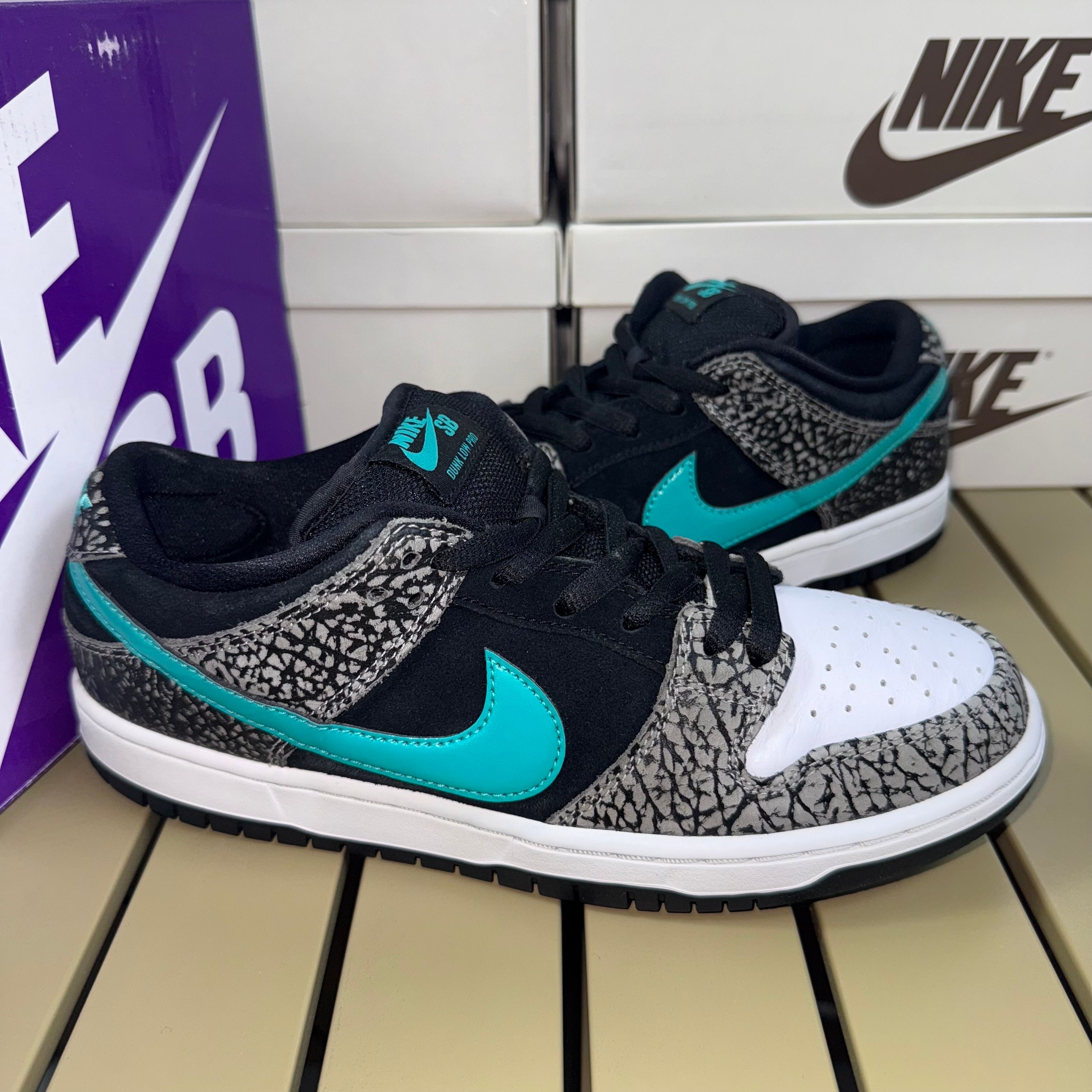 Nike SB Dunk Low "Elephant/Safari"