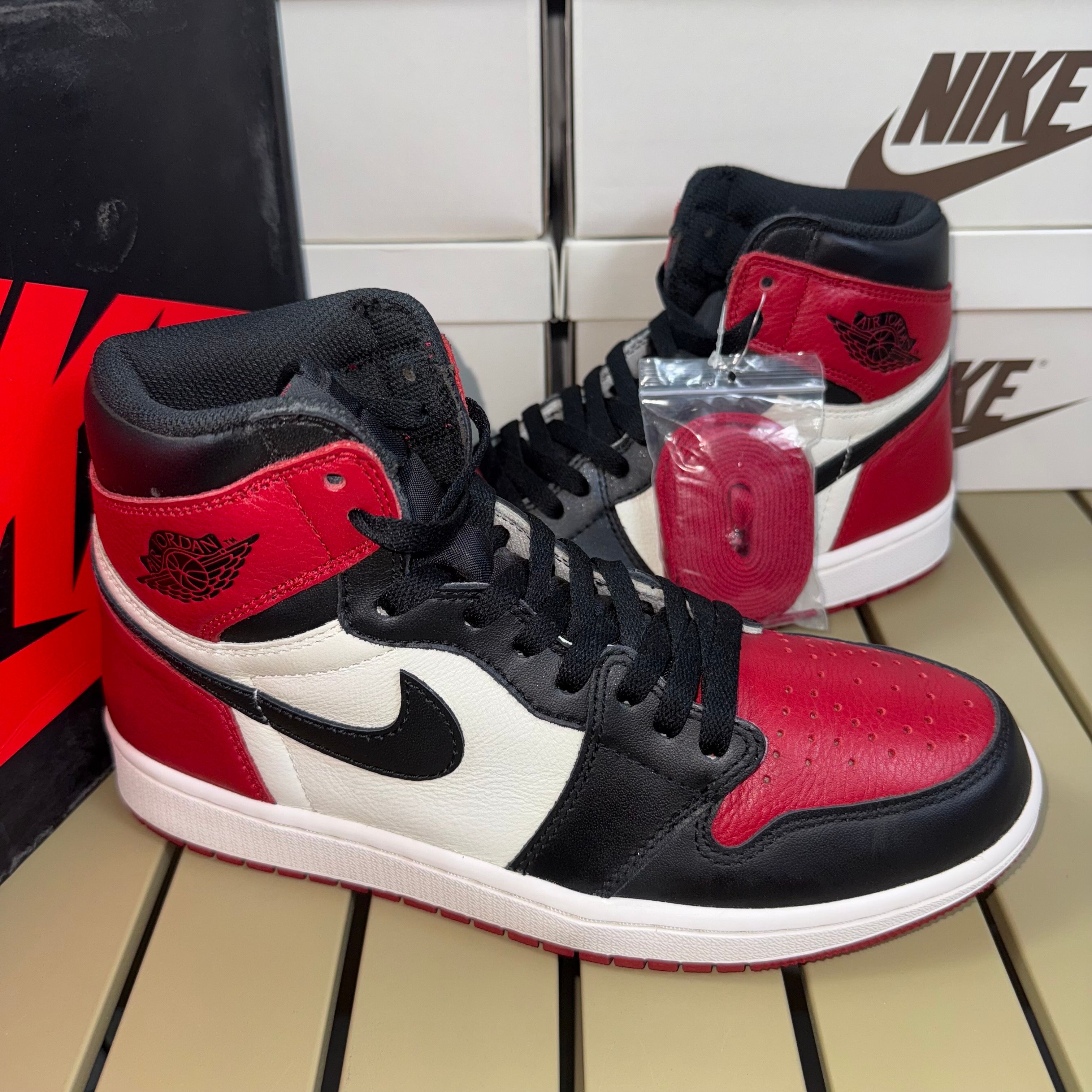 Nike Air Jordan 1 Retro High OG "Bred Toe"