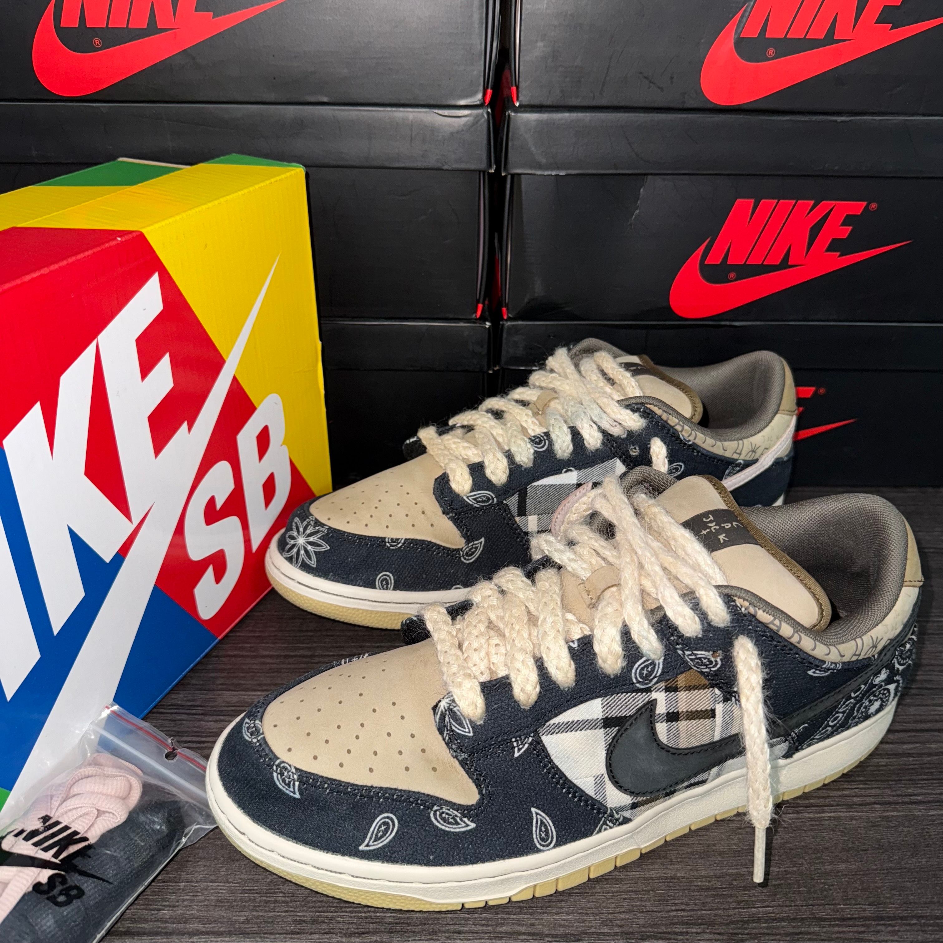Travis Scott × Nike SB Dunk Low "Black/Parachute Beige"