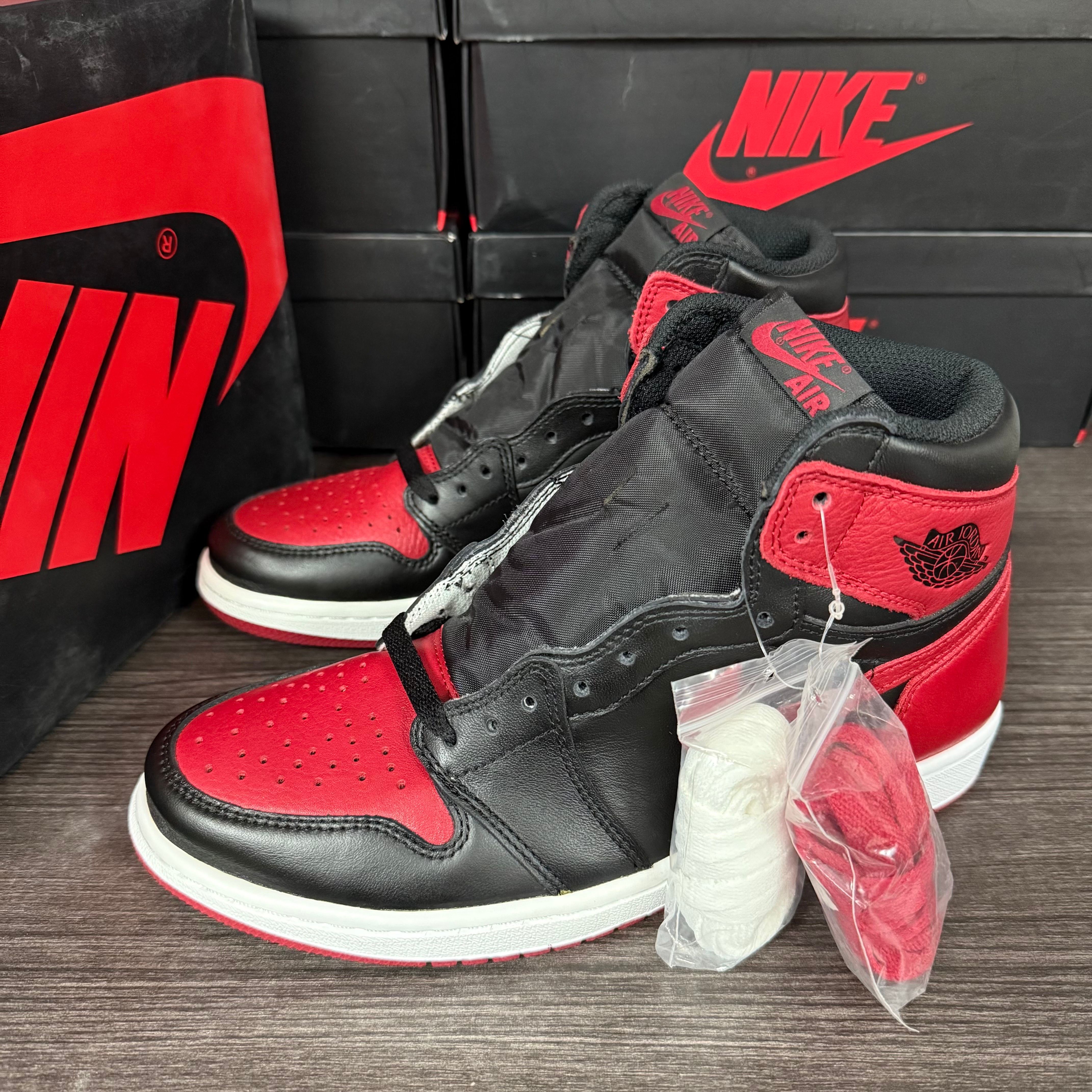 Nike Air Jordan 1 Retro High OG "Bred/Banned" (2016)