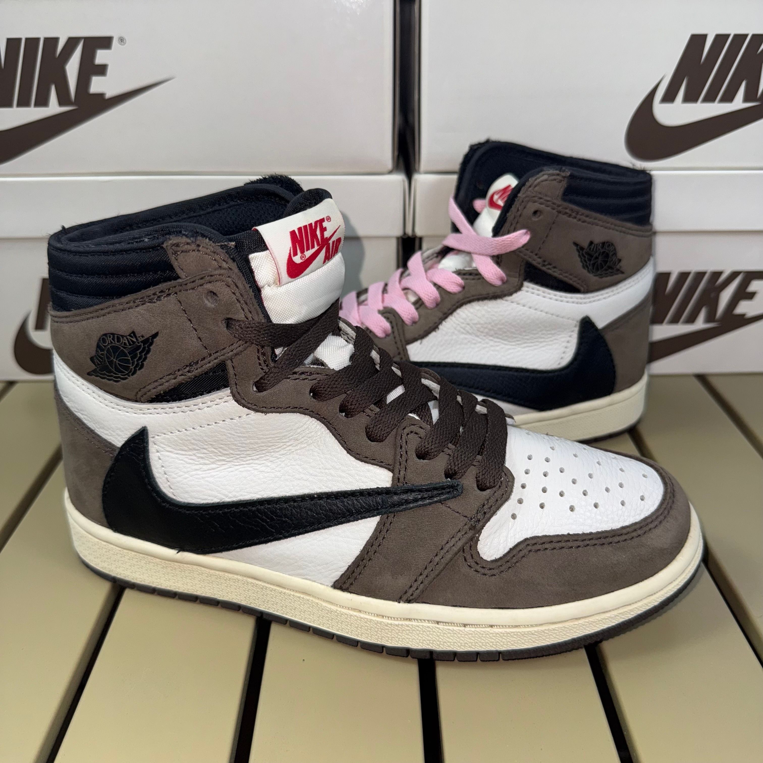 Travis Scott × Nike Air Jordan 1 Retro High OG TS SP "Sail/Dark Mocha"