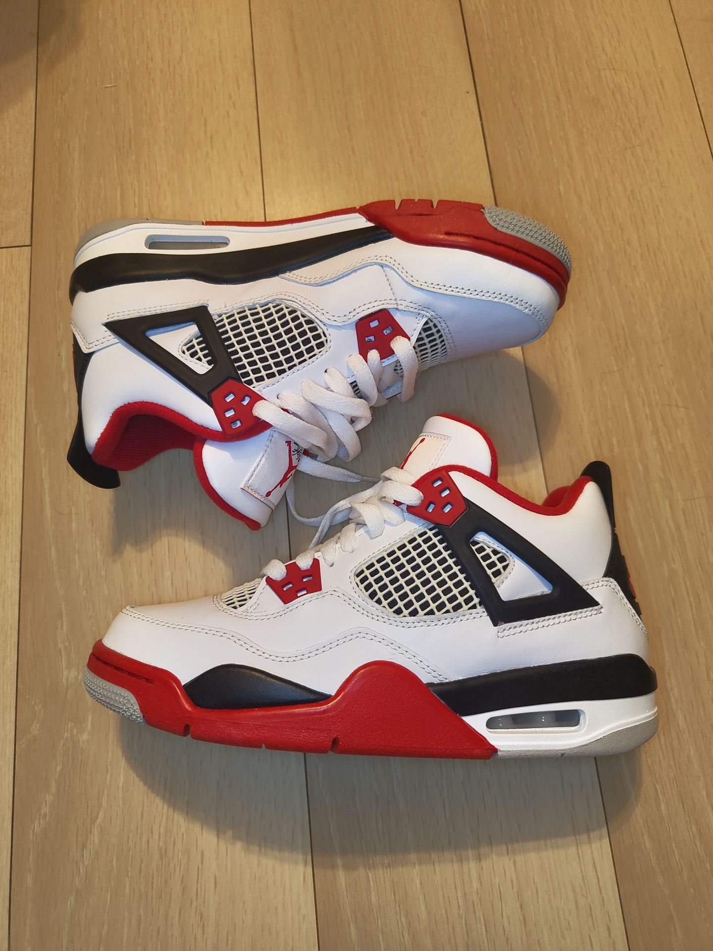Nike GS Air Jordan 4 OG "Fire Red"