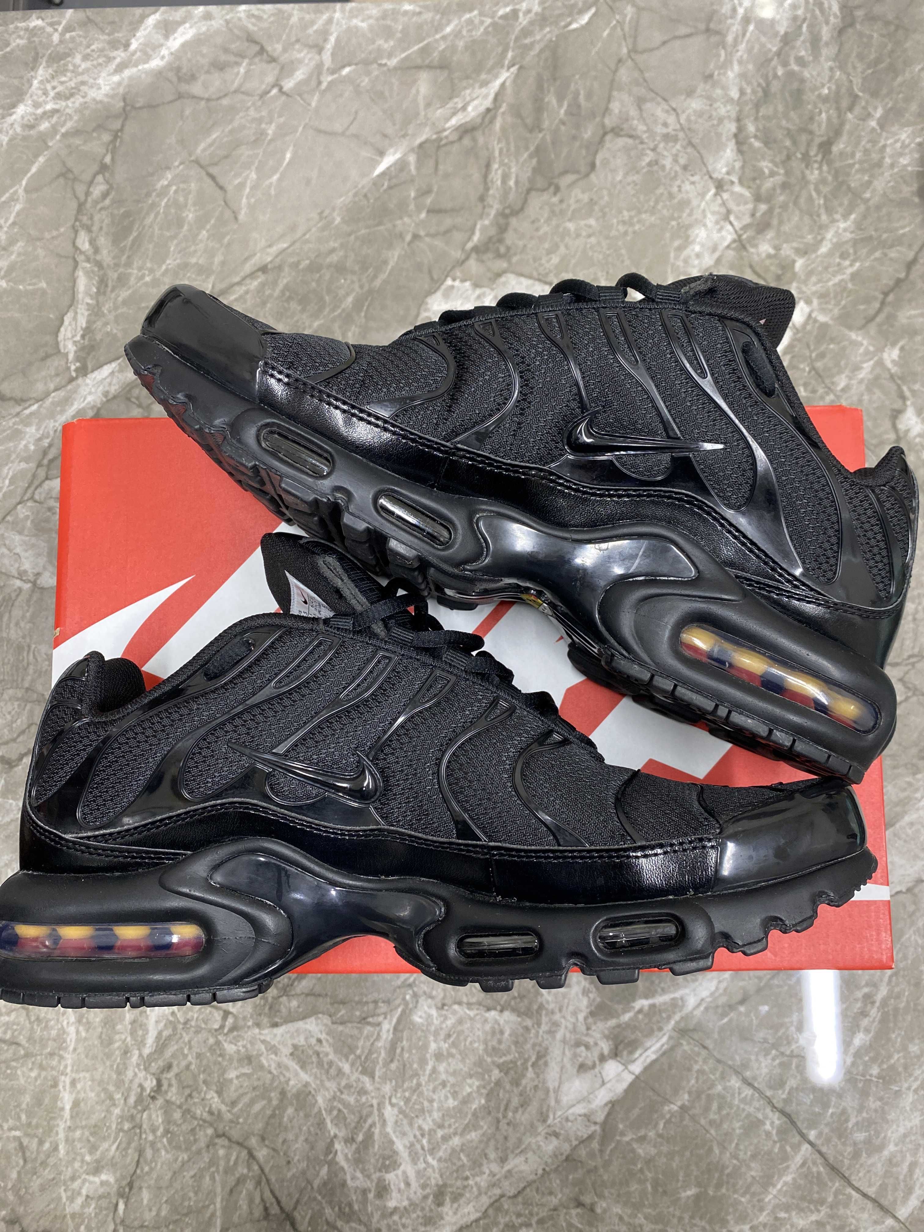 Nike Air Max Plus "Triple Black"