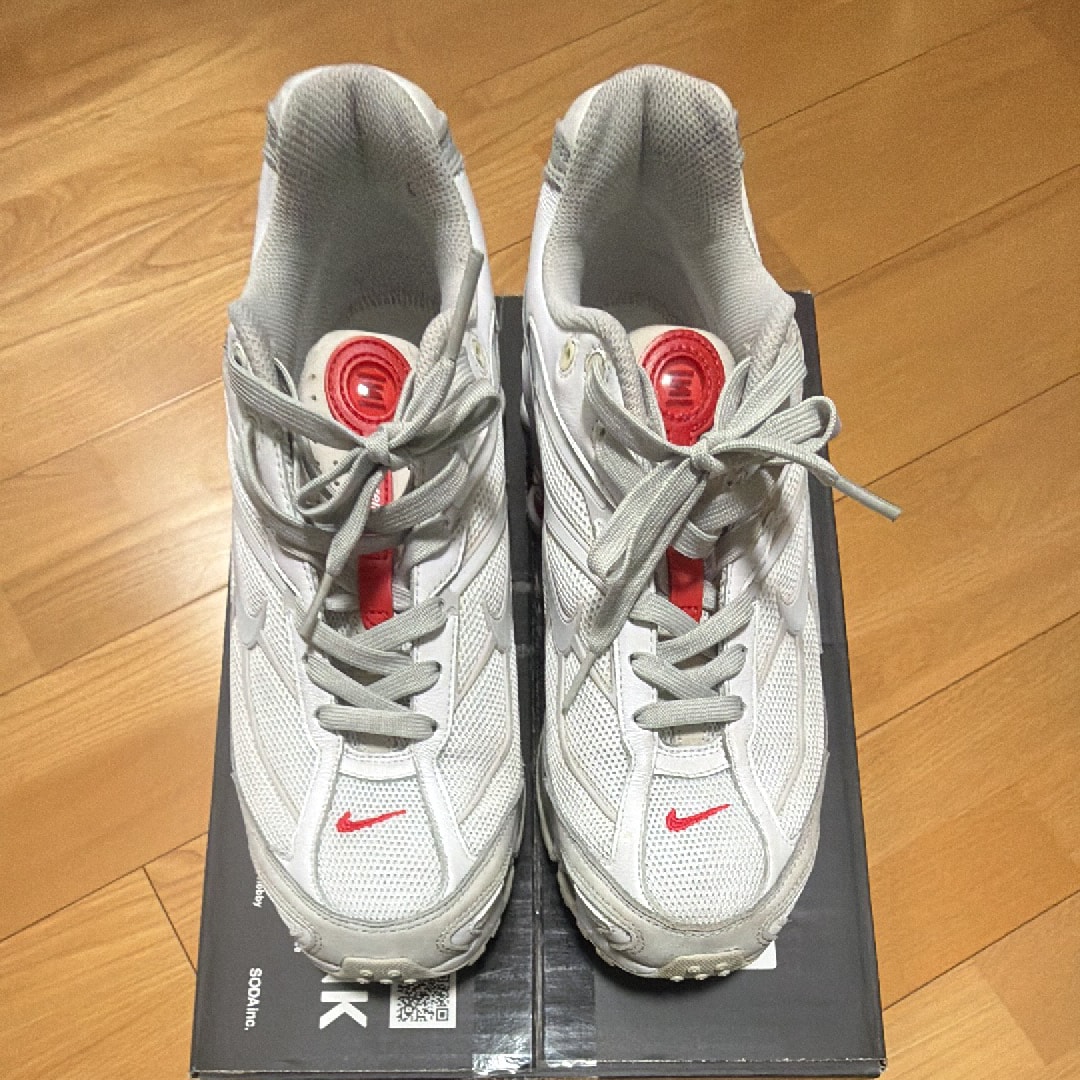 シュプリーム × ナイキ ショックス ライド2 "ホワイト/グレーフォッグ/フラットプラチナム"