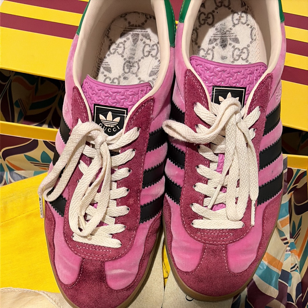 グッチ × アディダス ウィメンズ ガゼル "ピンク"