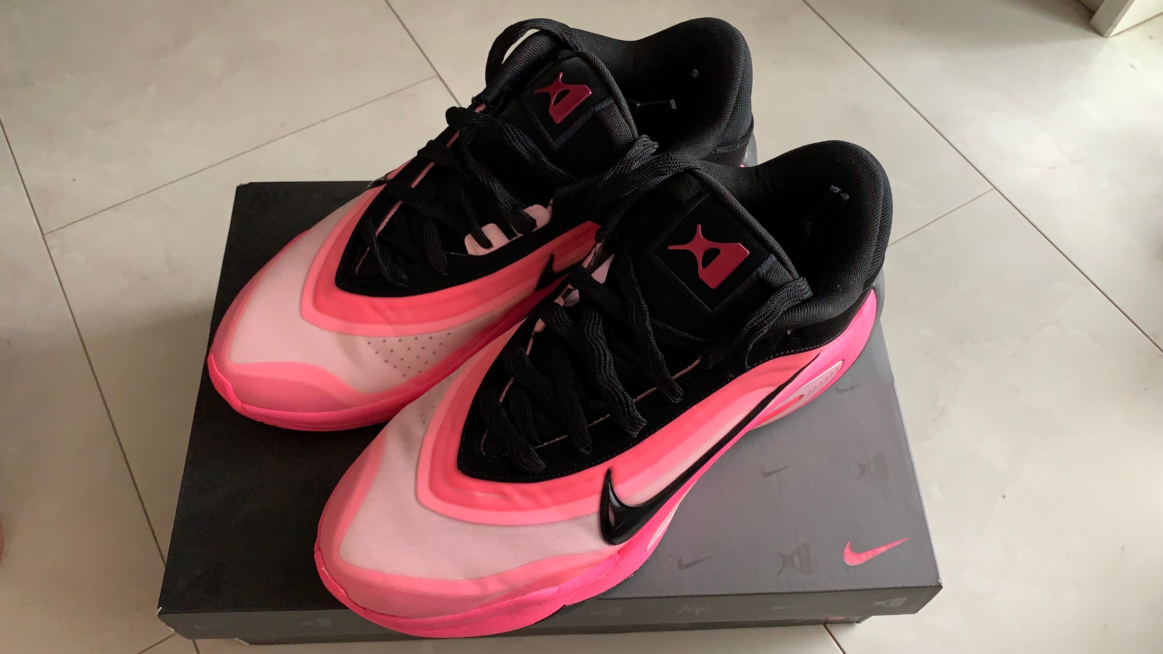 Nike Women's A'One "Leo Lights" (FZ8605-001/FZ8606-001)