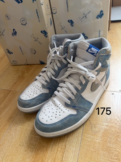 Nike Air Jordan 1 High OG "Hyper Royal"