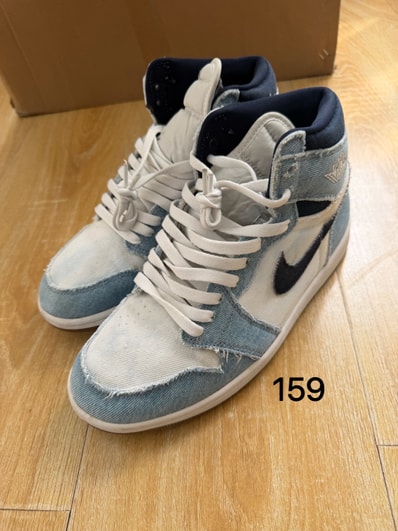 Nike Air Jordan 1 Retro High OG "Denim"