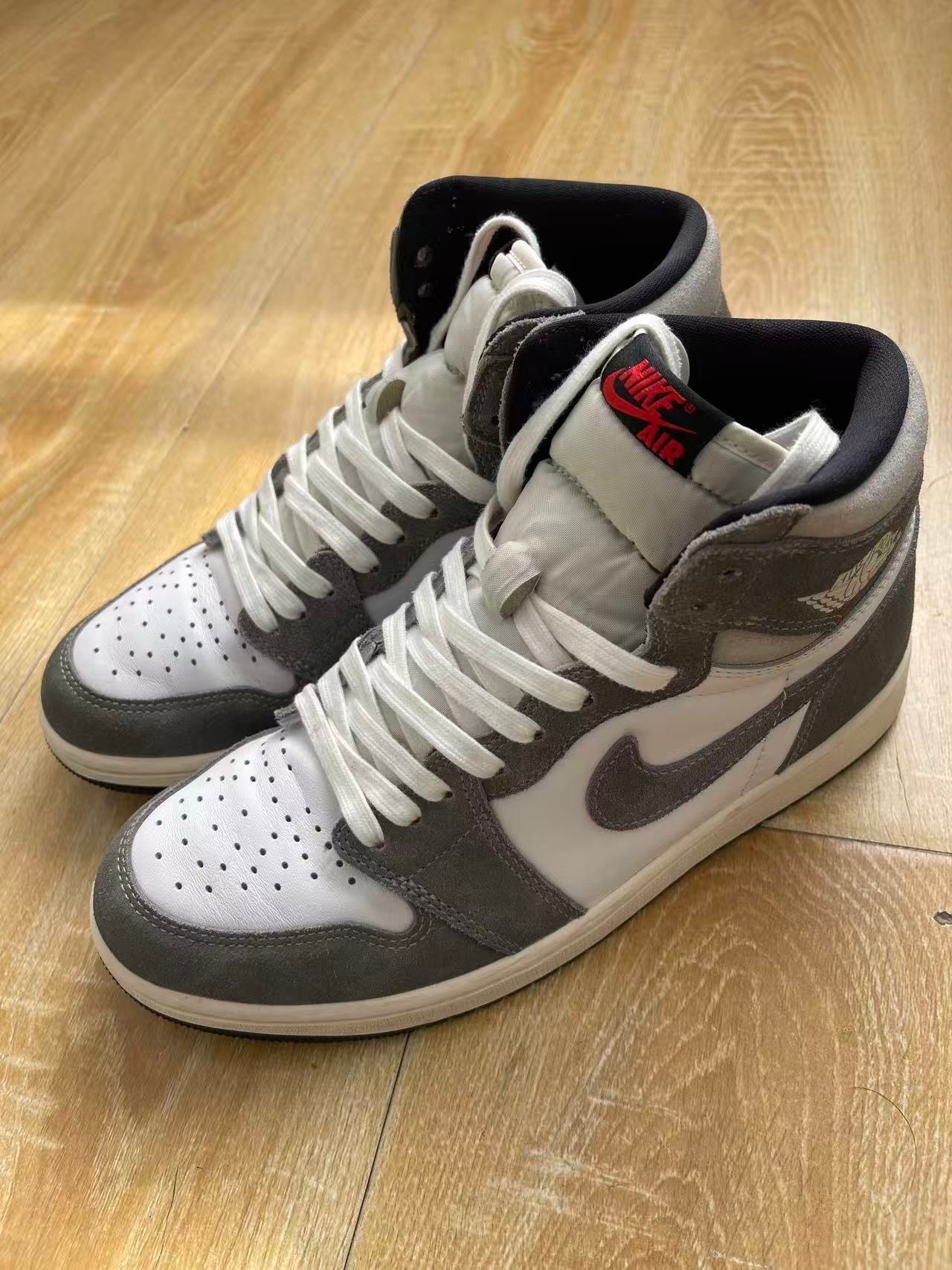 Nike Air Jordan 1 Retro High OG "Black and Smoke Grey"
