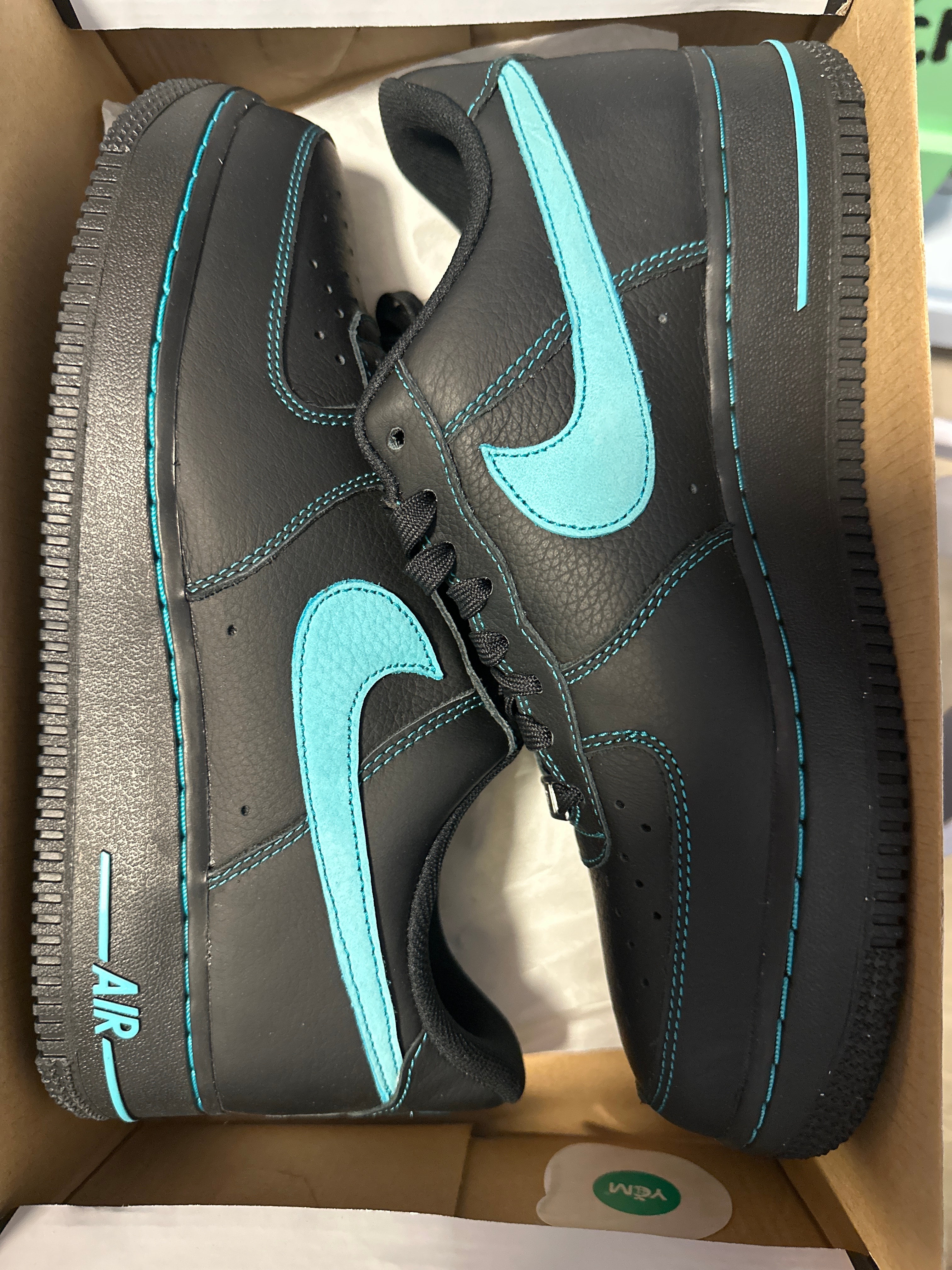 Nike Air Force 1 Low "Black Tiffany"