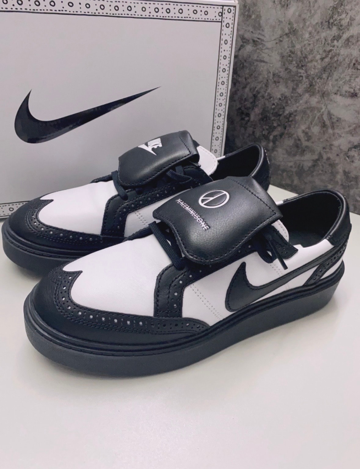 PEACEMINUSONE × Nike Kwondo 1 "Black and White" / G-DRAGON