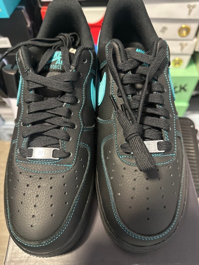 Nike Air Force 1 Low "Black Tiffany"