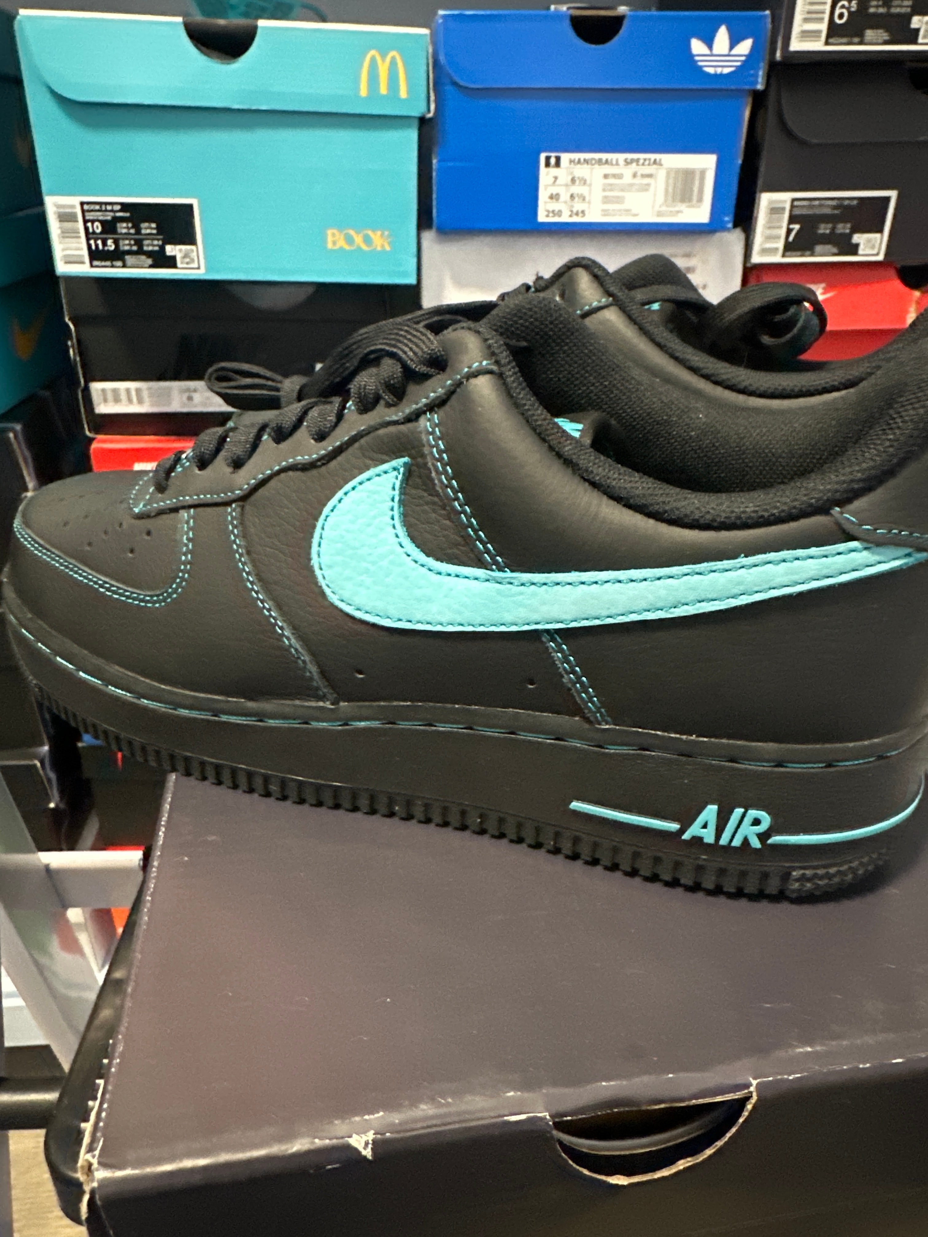 Nike Air Force 1 Low "Black Tiffany"