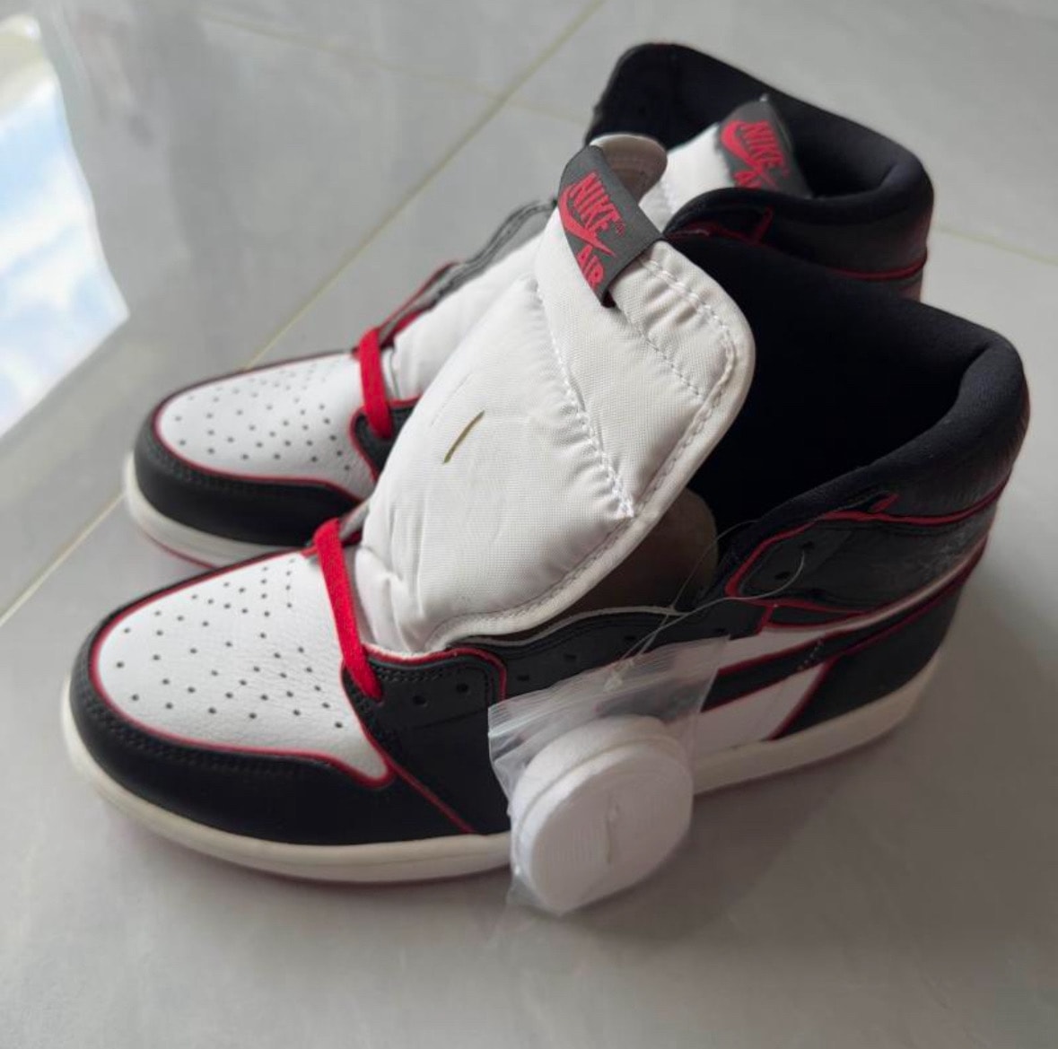 Nike Air Jordan 1 Retro High OG "Blood Line"
