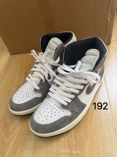 Nike Air Jordan 1 Retro High OG "Black and Smoke Grey"