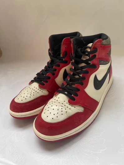 Nike Air Jordan 1 High OG "Lost & Found/Chicago"