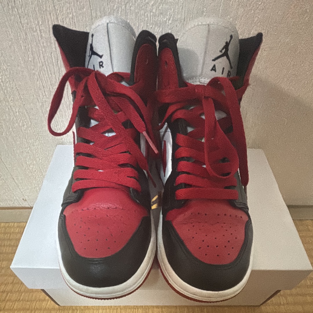 Nike Women's Air Jordan 1 Mid "Bred Toe"