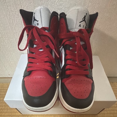 Nike Women's Air Jordan 1 Mid "Bred Toe"