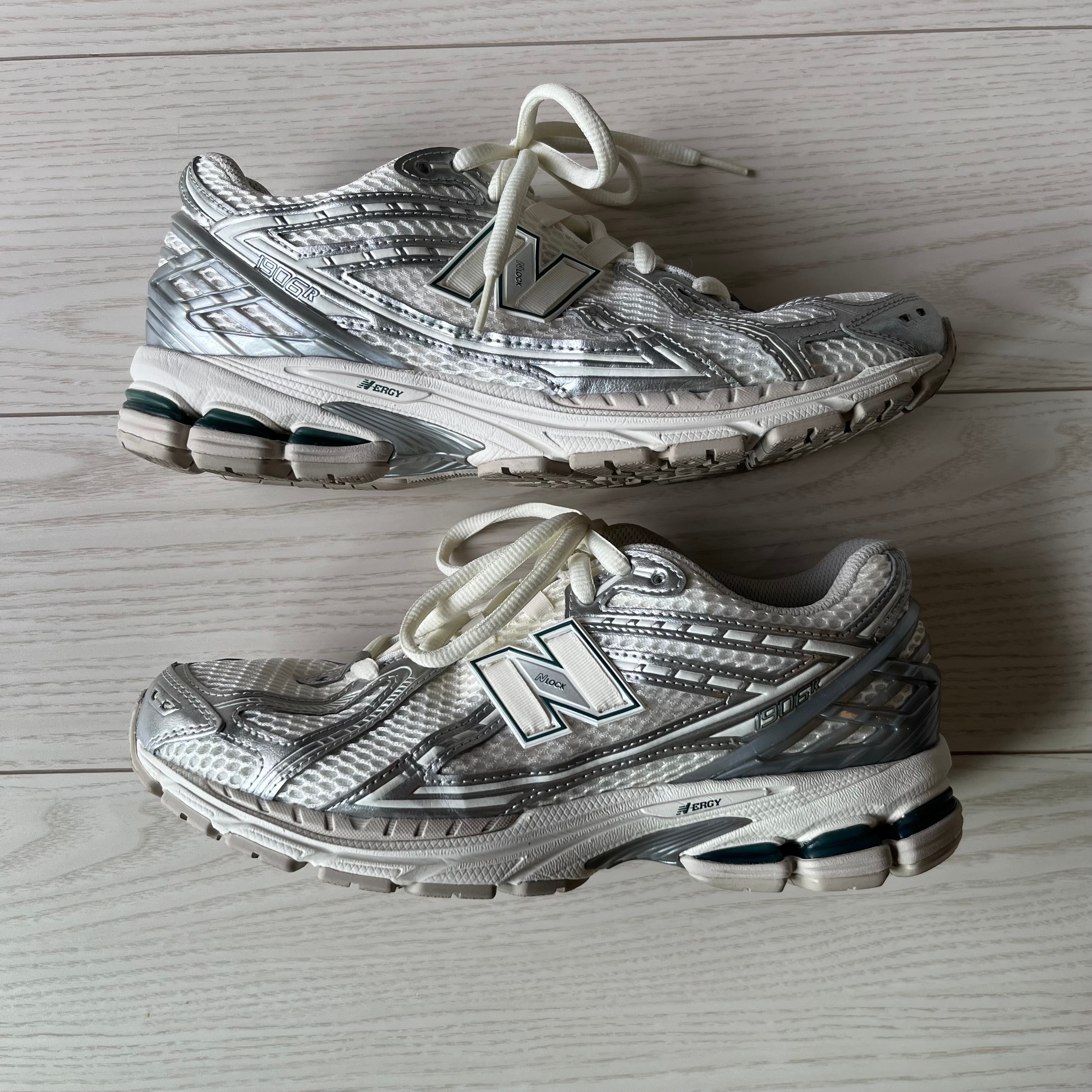 New Balance 1906R "Silver/White"