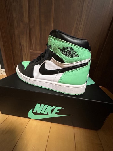 Nike Air Jordan 1 High OG "Green Glow"