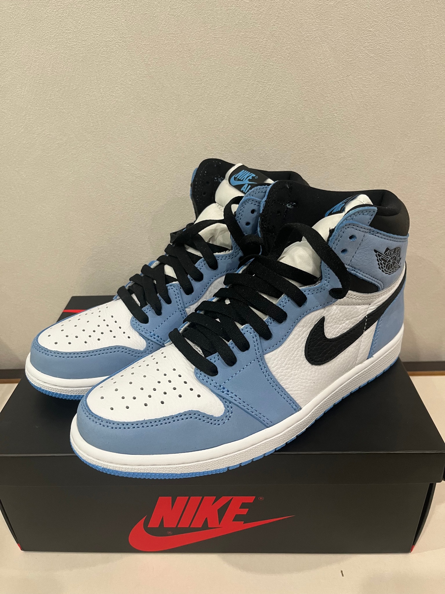Nike Air Jordan 1 High OG "University Blue"