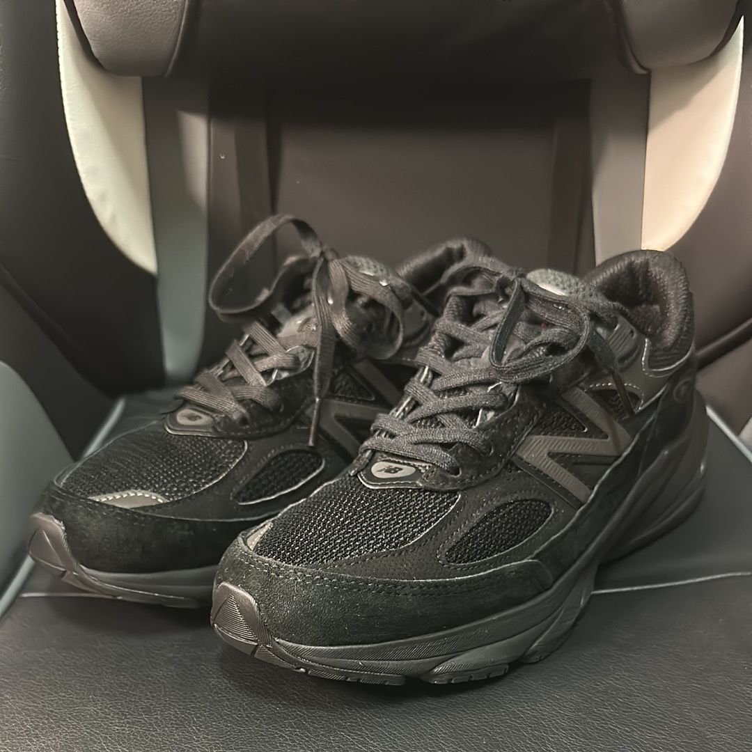 New Balance 990V6 "Triple Black"