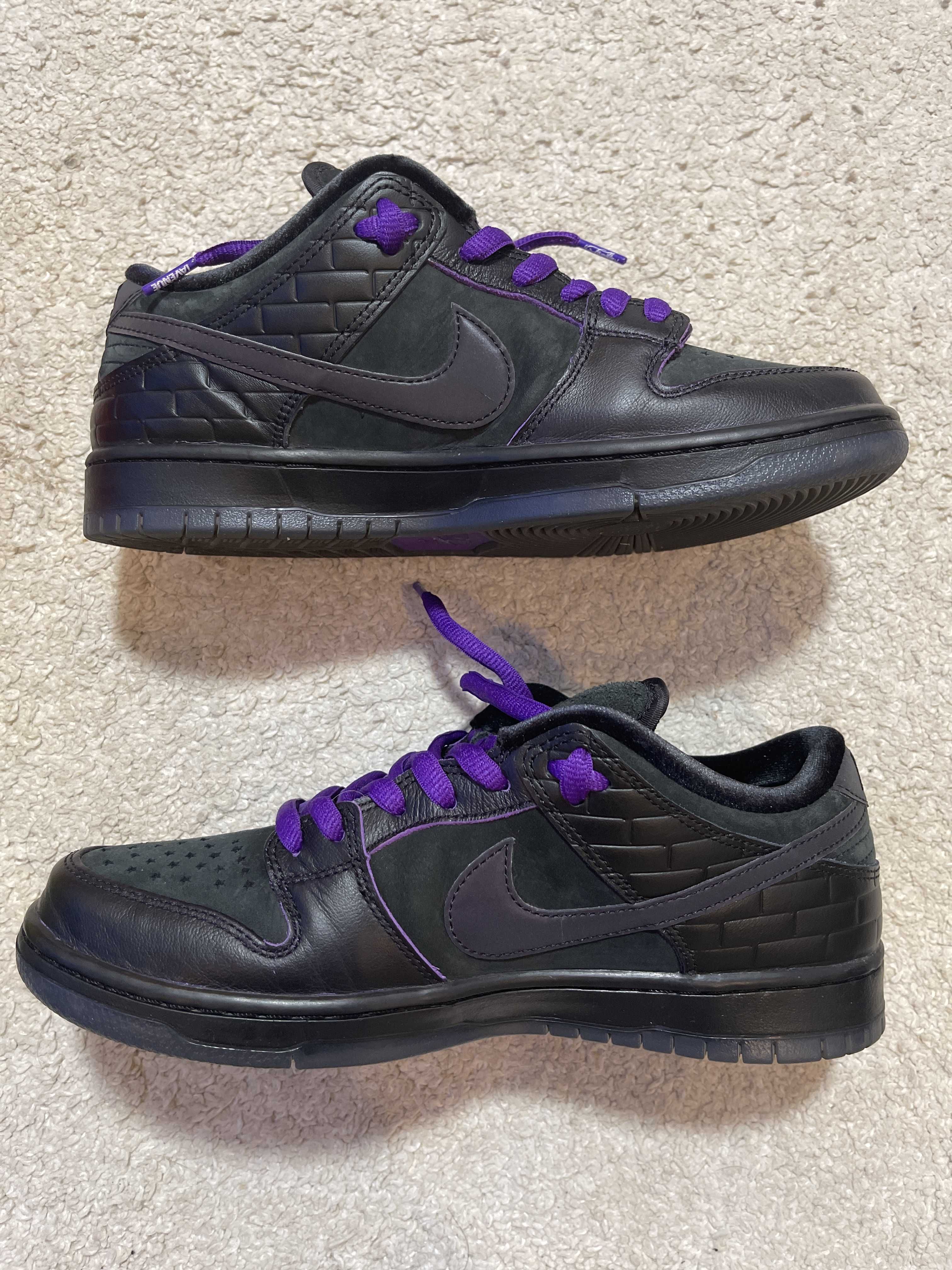 Familia × Nike SB Dunk Low First Avenue "Black/Voltage Purple-White"