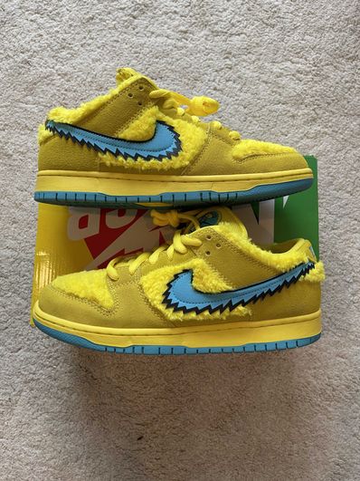 Grateful Dead × Nike SB Dunk Low "Yellow Bear"