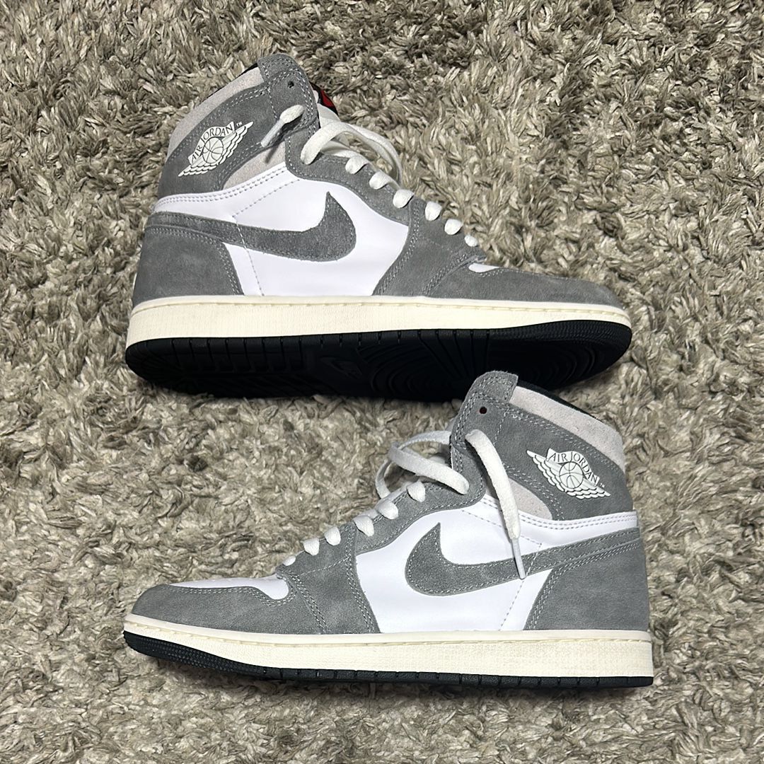 Nike Air Jordan 1 Retro High OG "Black and Smoke Grey"