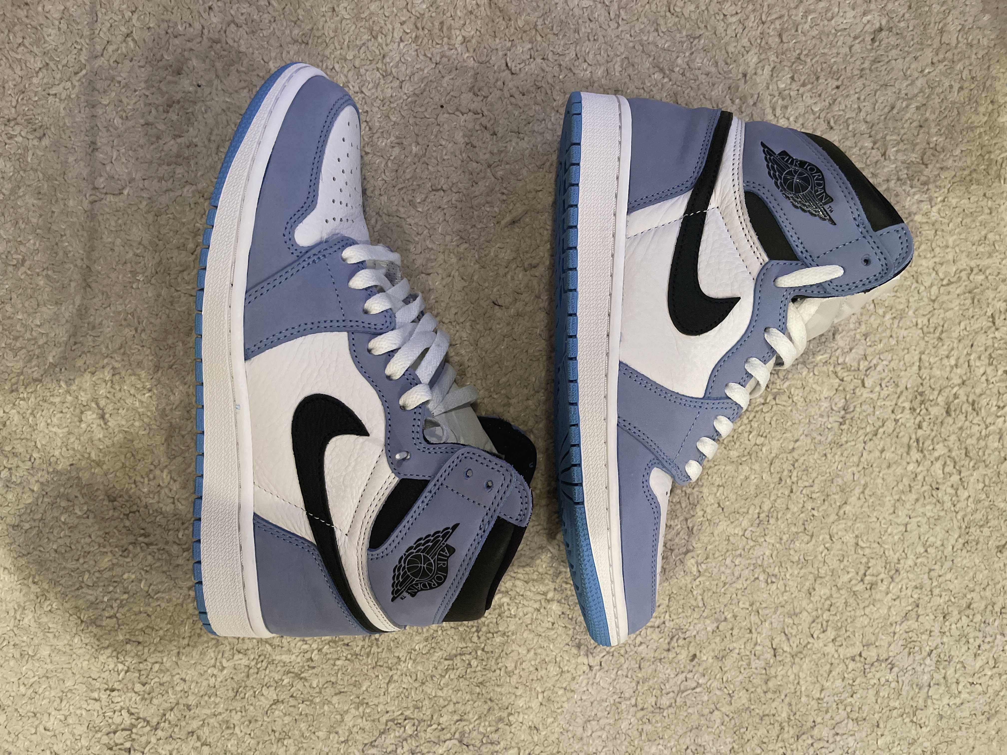 Nike Air Jordan 1 High OG "University Blue"