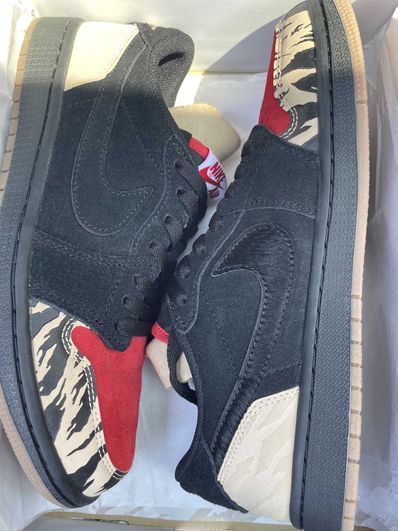 Sole Fly × Nike Air Jordan 1 Low "Black and Sport Red"