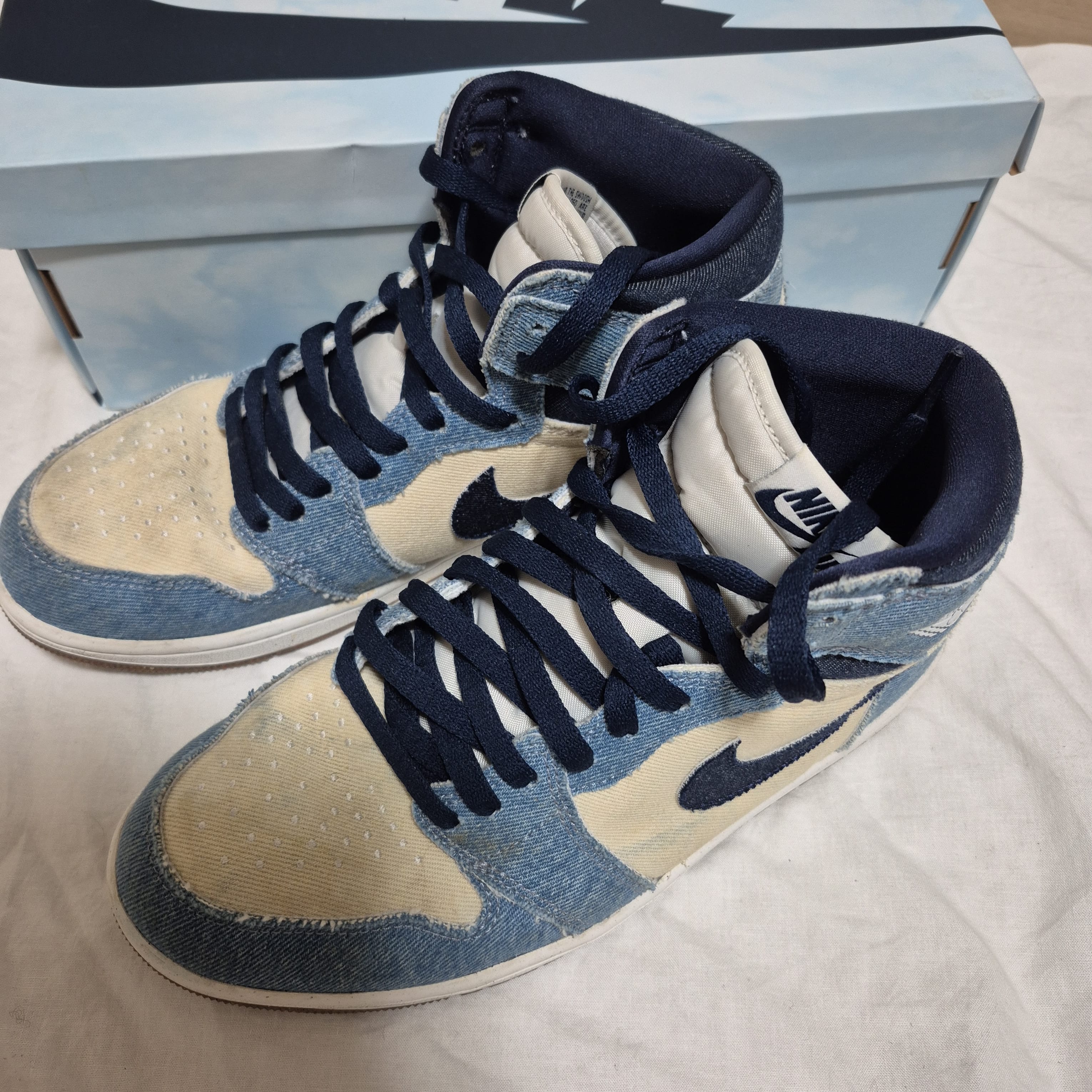 ナイキ エアジョーダン1 レトロ ハイ OG "デニム"